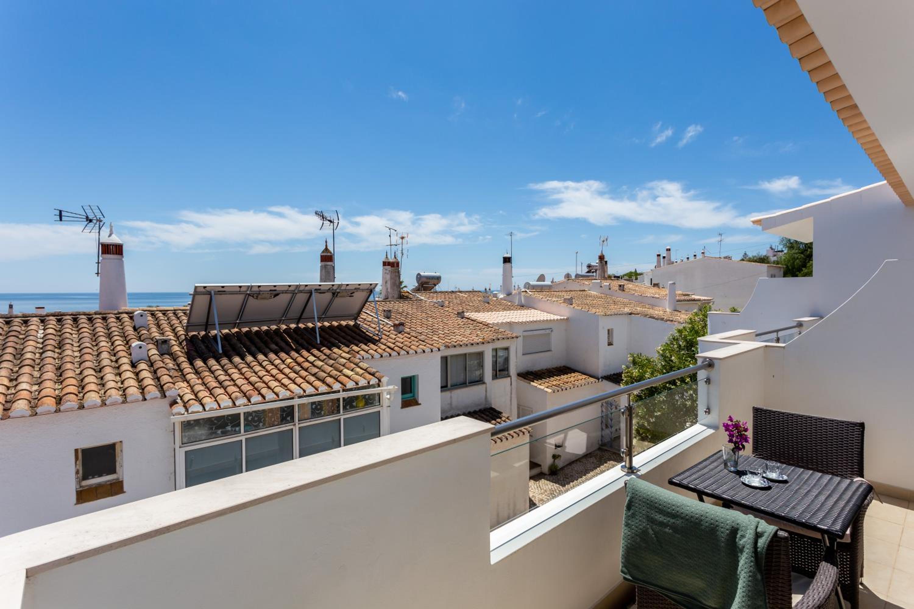 Mariners (2) - Bright and stylish apartment - walk to the beach