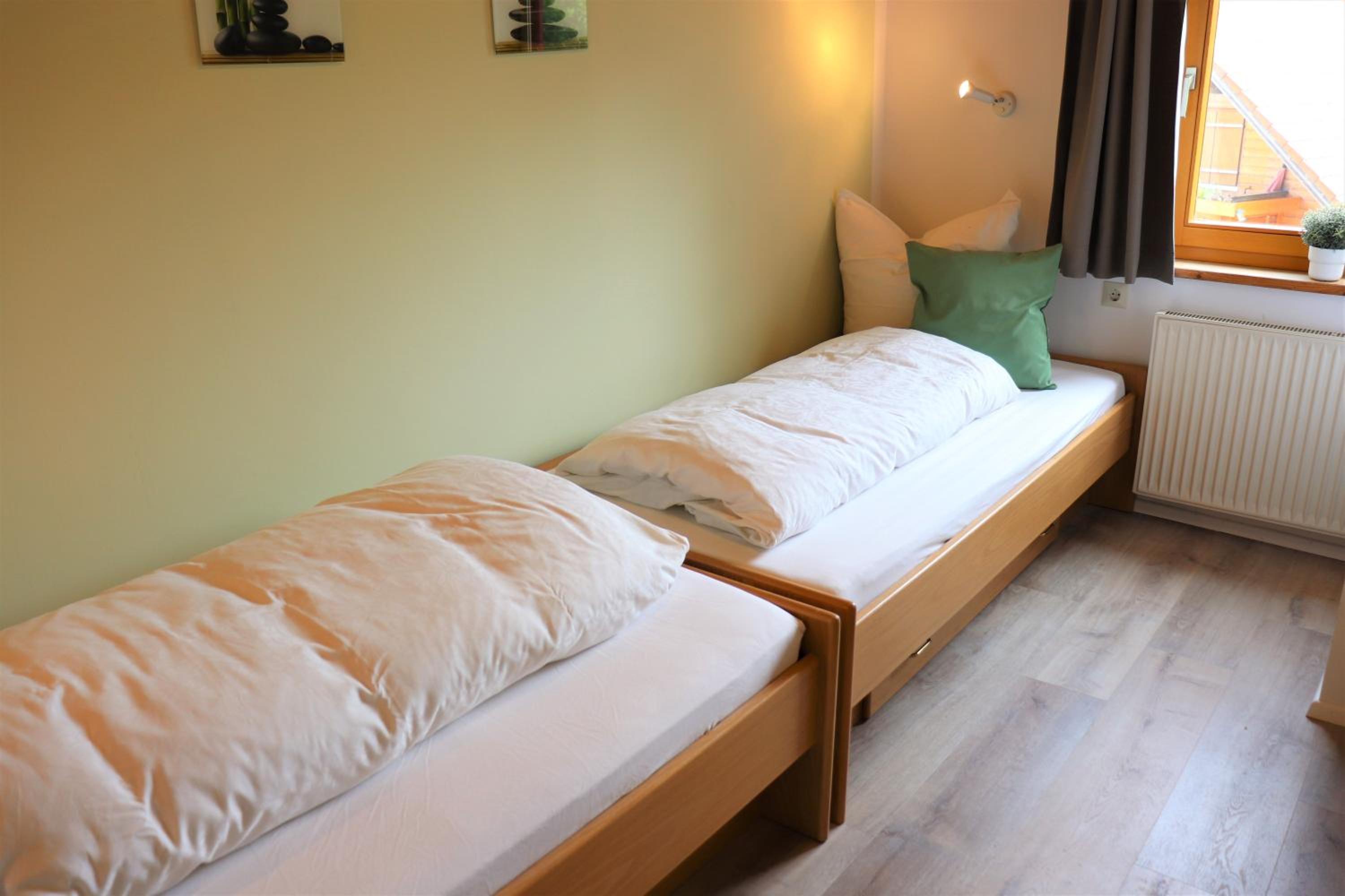 Wohnung #5 mit Balkon - zentrale dennoch ruhige Lage mit Terrasse - Stadtbus vor der Tür! view 3