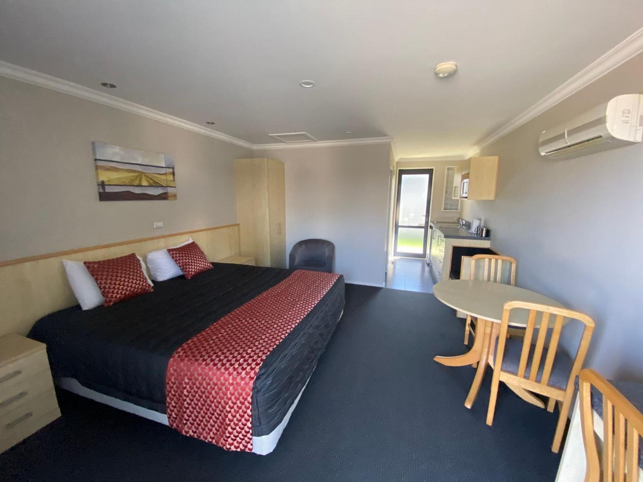 Grove Park Motor Lodge