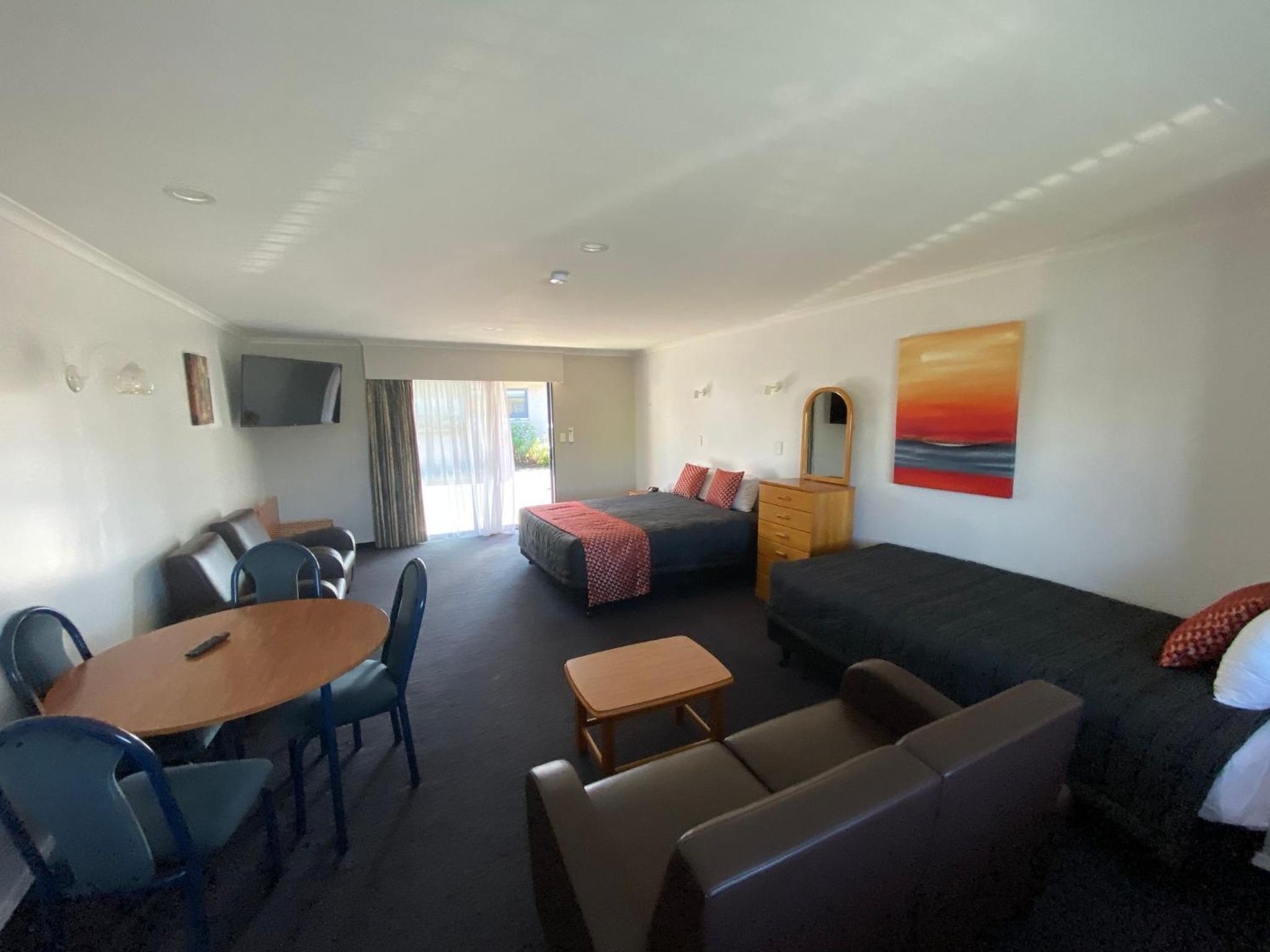 Grove Park Motor Lodge