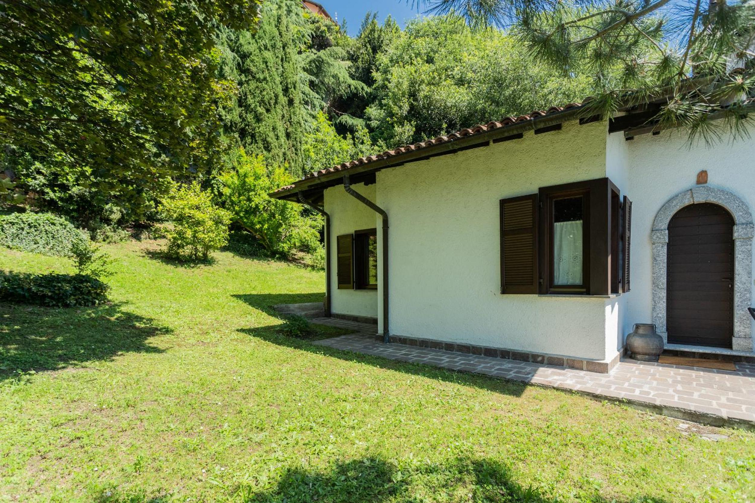 Villa Visina by Rent All Como view 4