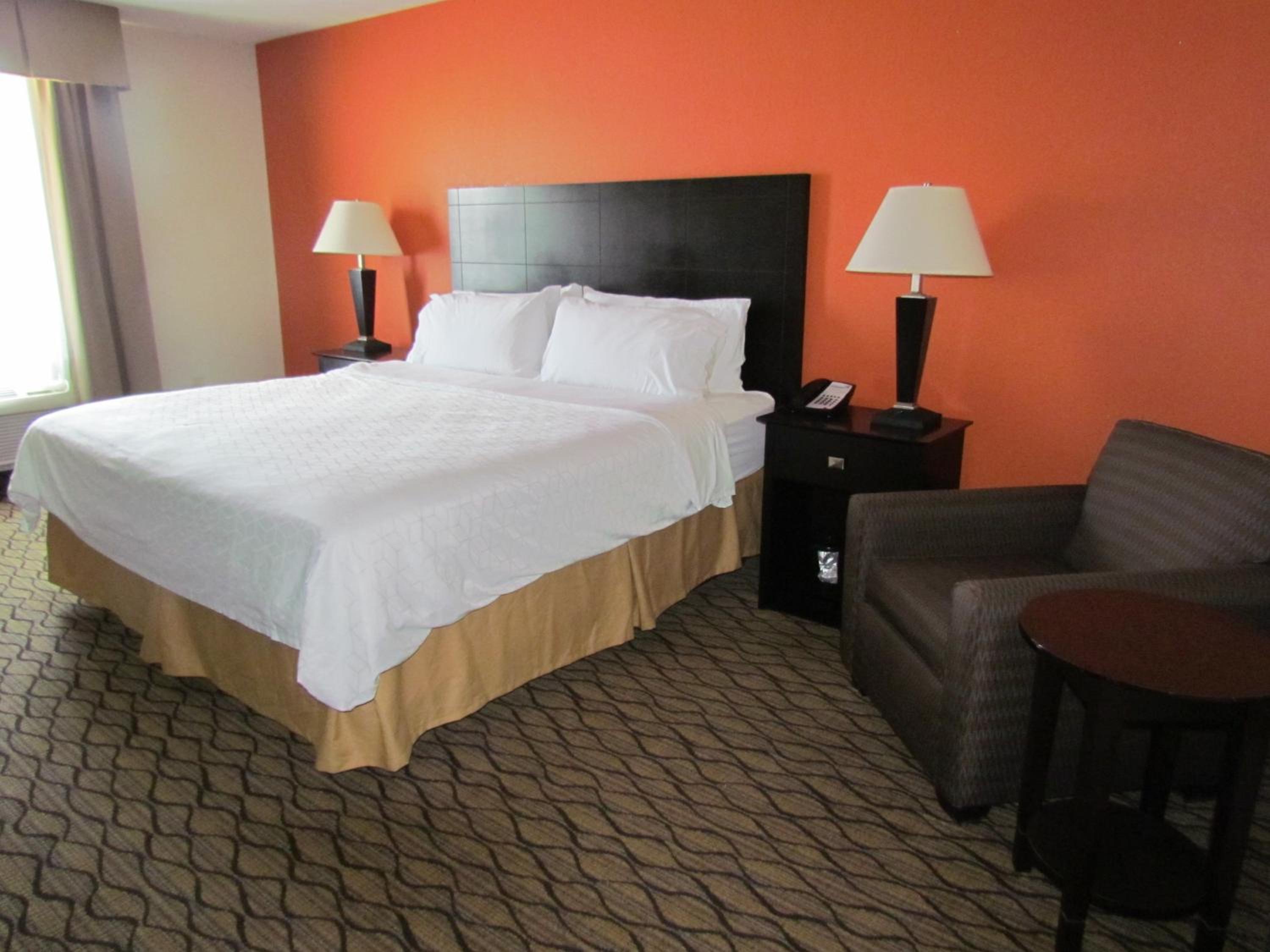 Cadillac Vacations - Holiday Inn Express Hotel  Suites Cadillac, an IHG Hotel - Property Image 7