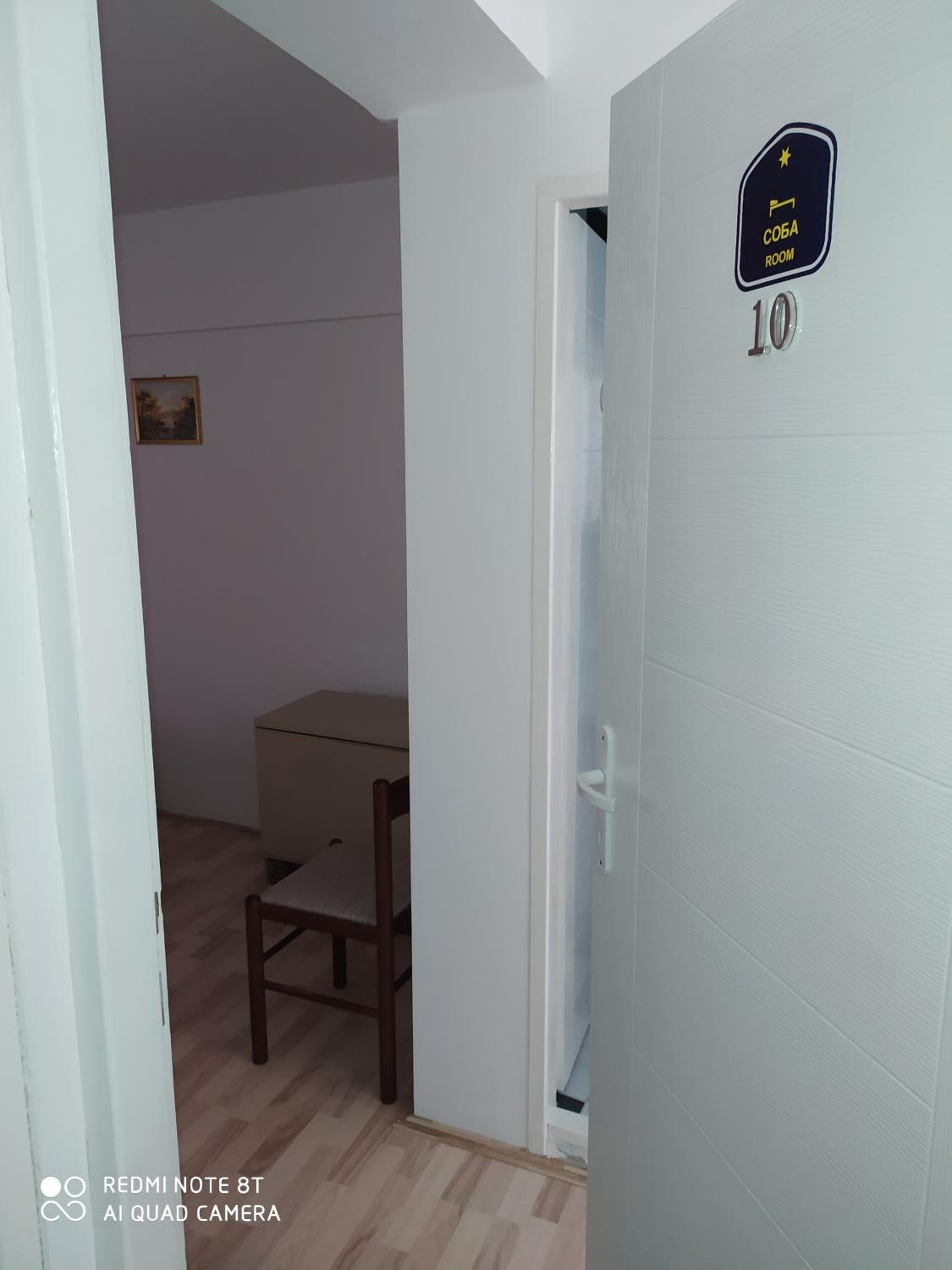 Photo 9