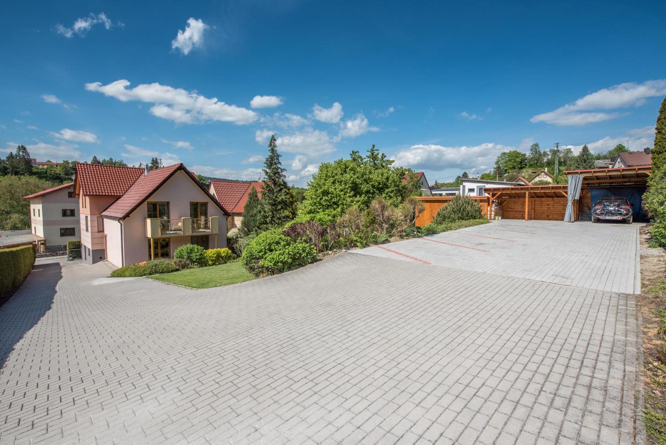 Hotel Garni Pod Skalkou