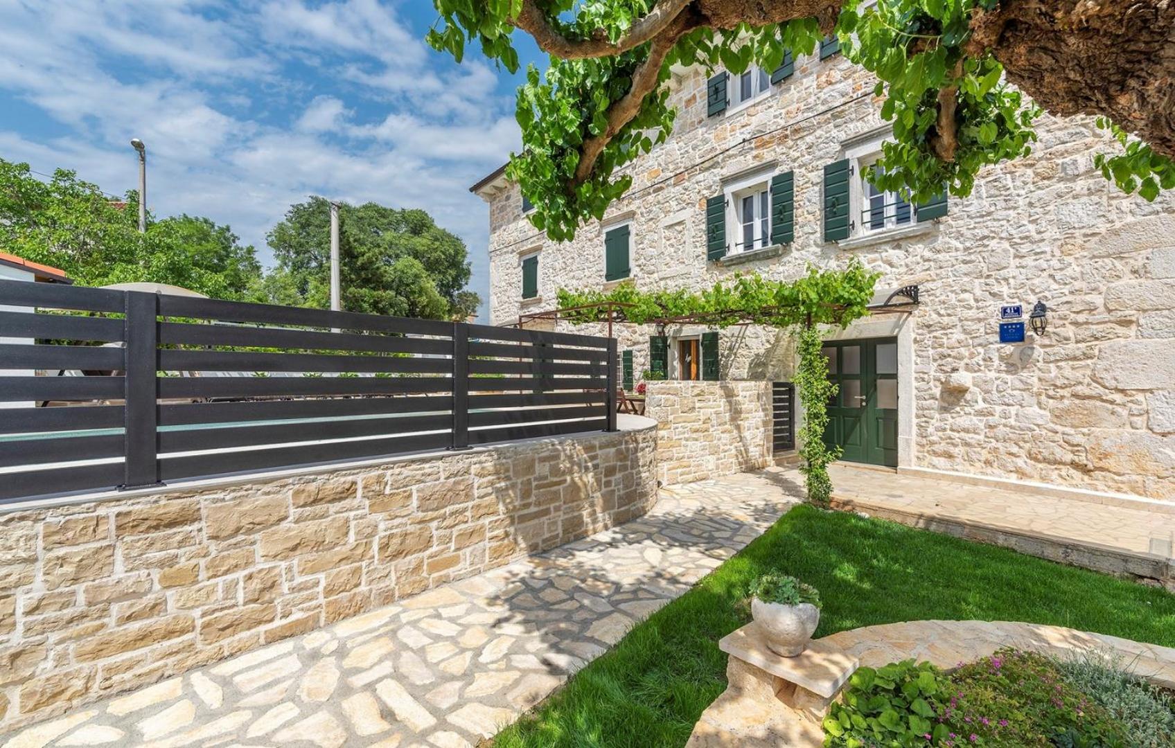 Beautiful Stone House - Villa Parentium with Private Pool