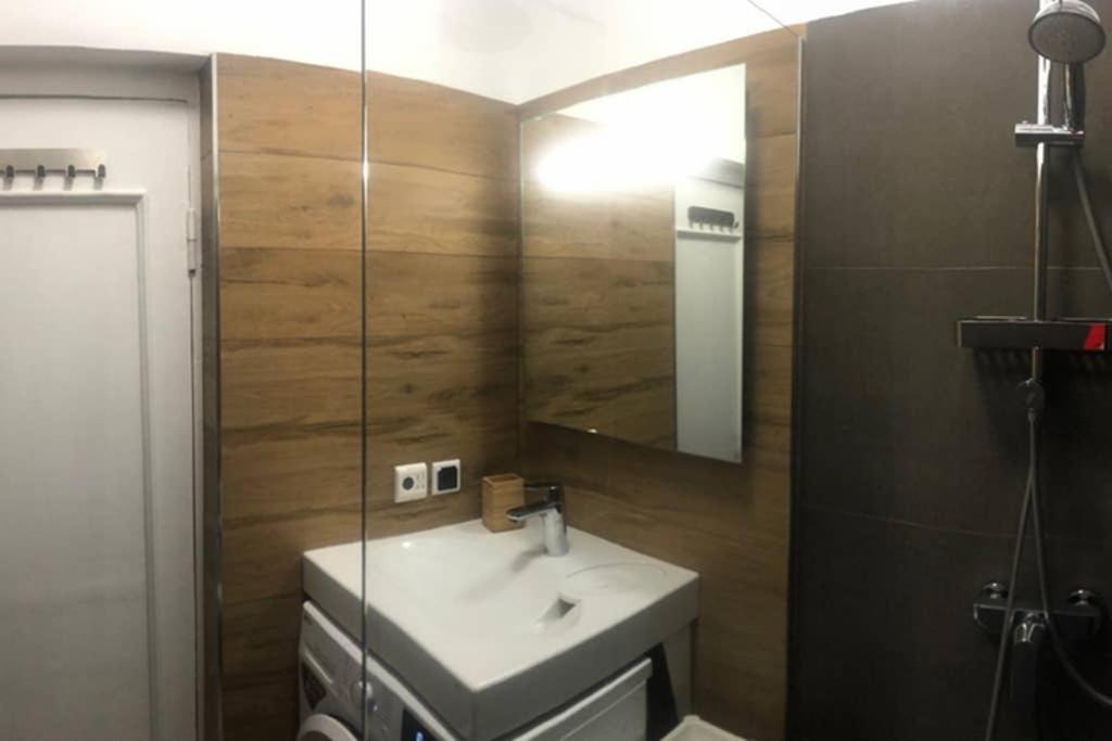 New comfy apartment nearby the promenade and Old Town and free parking for your car is available near the appartment view 3