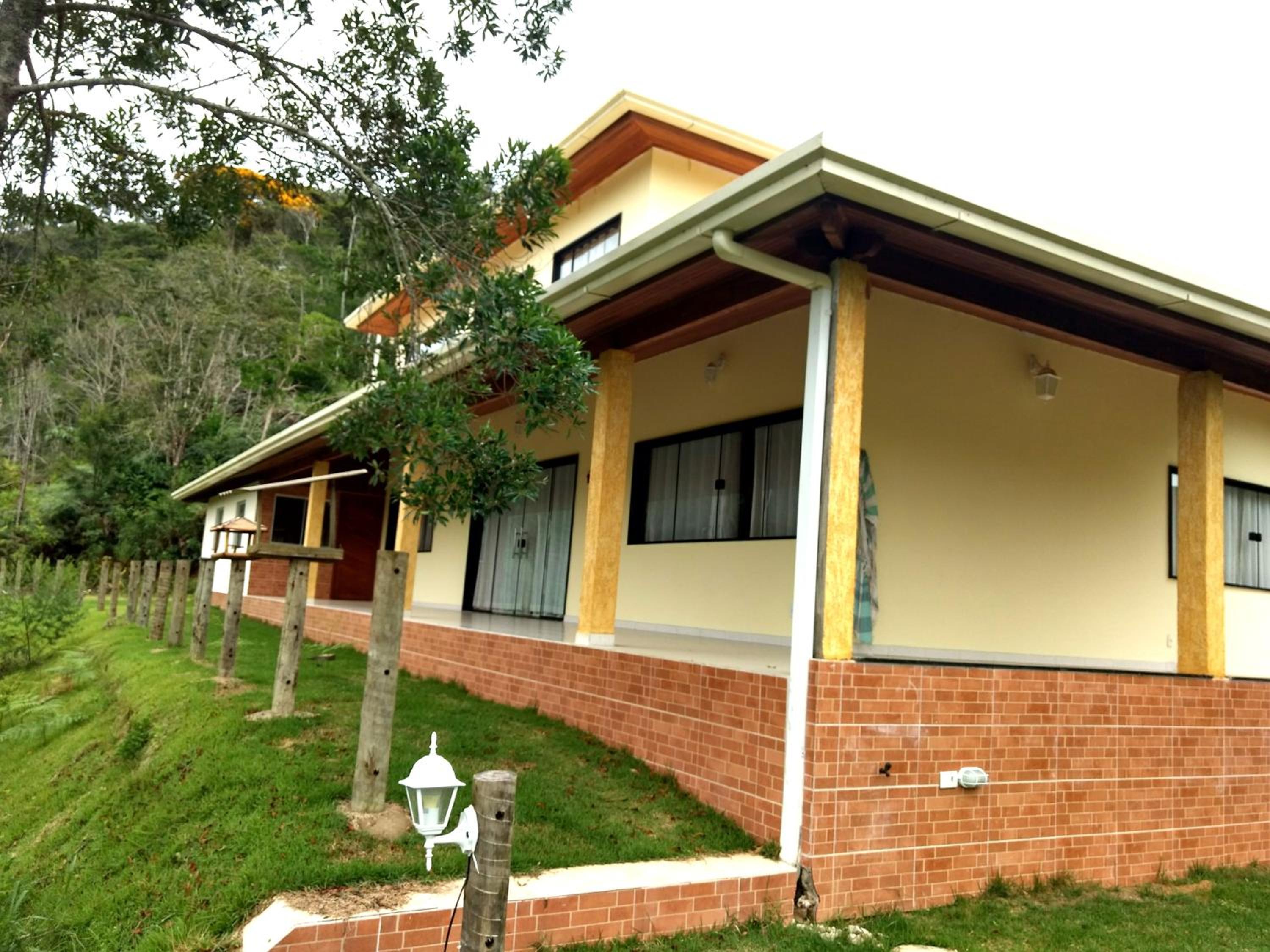 Região de Pedra Azul casa Amarela
