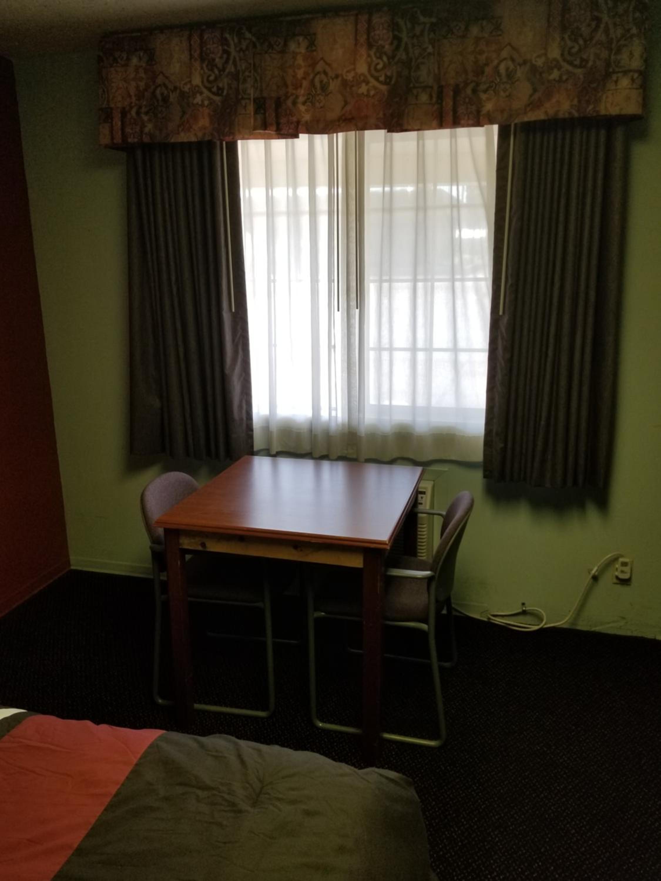 Albany Vacations - Valley Inn - Lebanon Oregon - Property Image 2