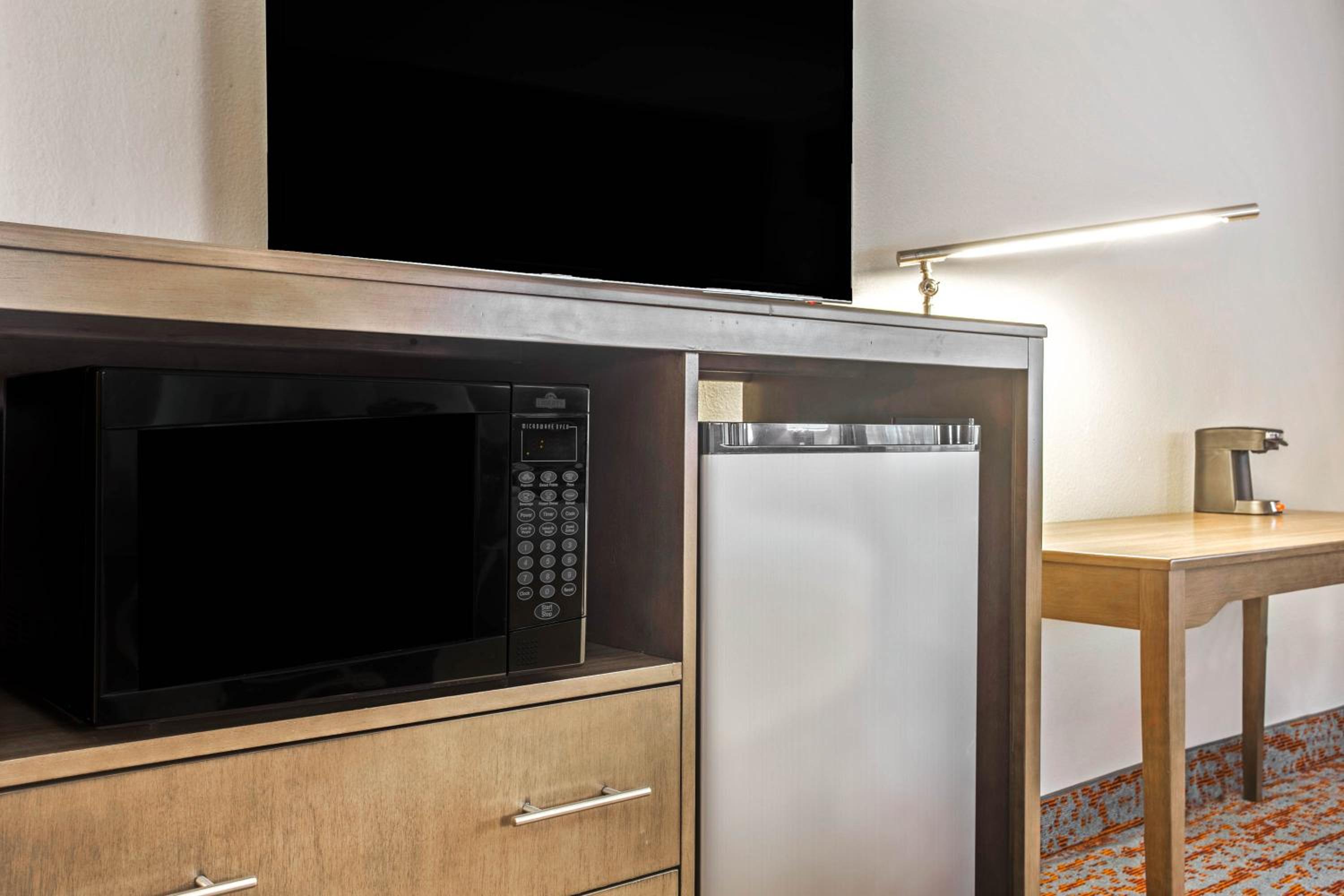 La Quinta by Wyndham Fort Smith - Property Image 3