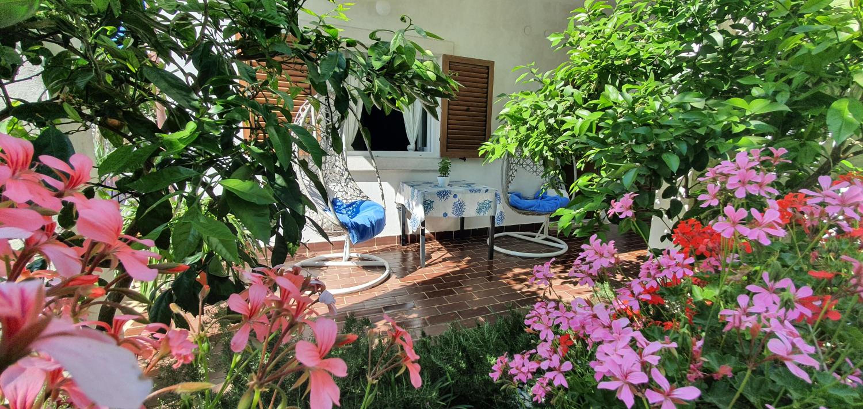 Hotel New!!! NEW RIVA LUXURY ONE - with sunny terrace & big garden - Image 1