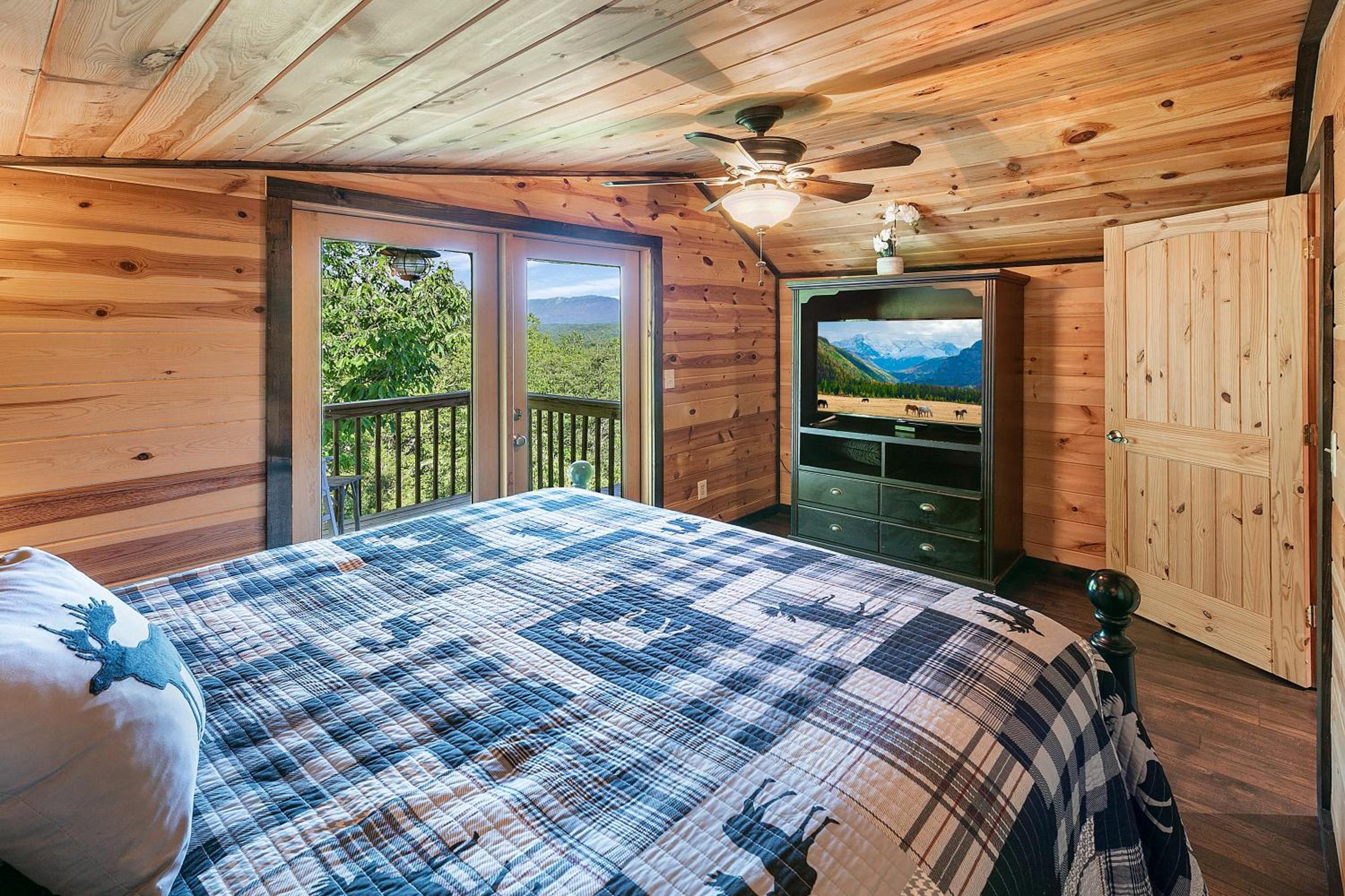 Smoky Mountain Hideout view 2