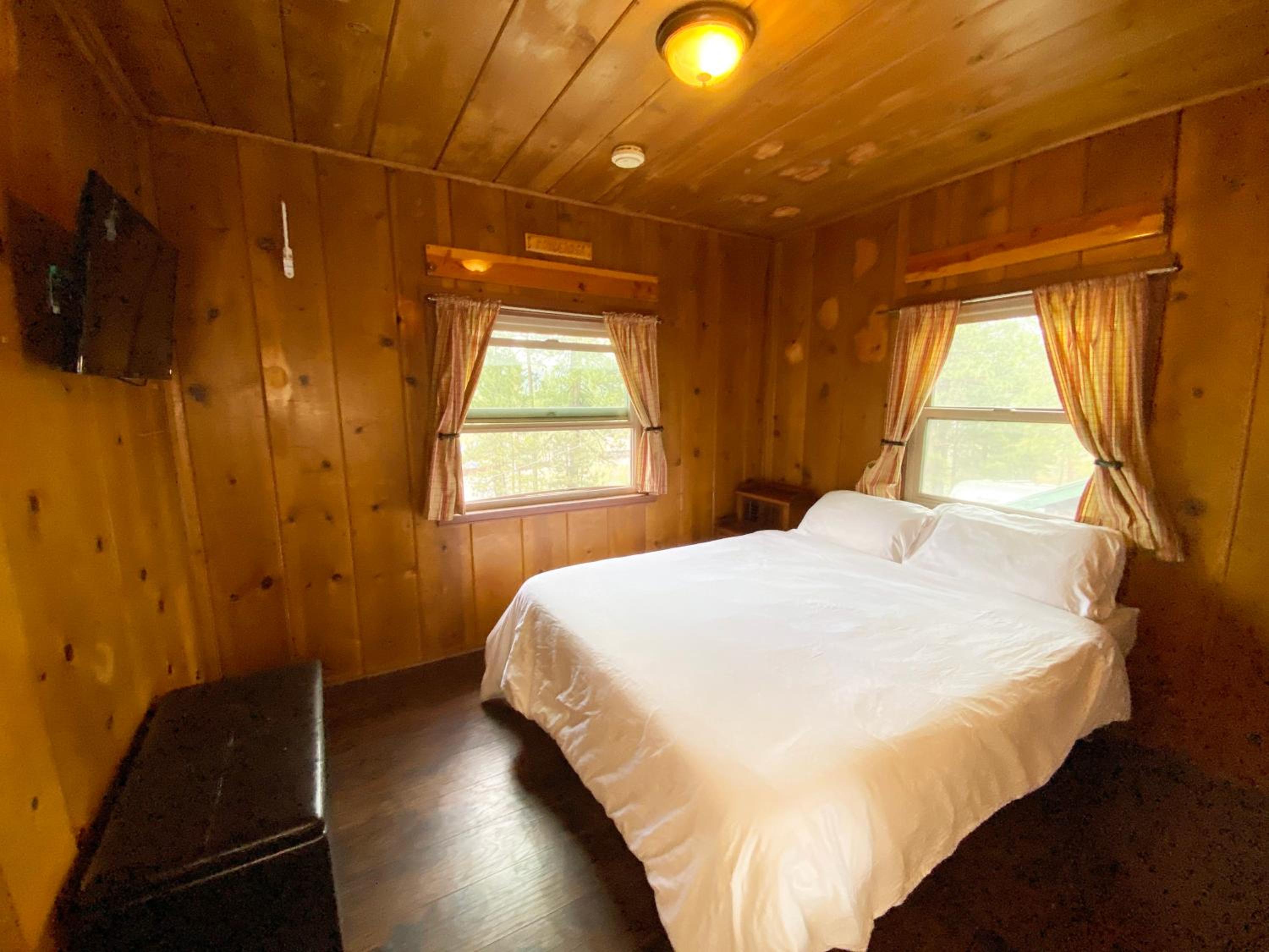 ITH Big Bear Lake Hostel & Lodge