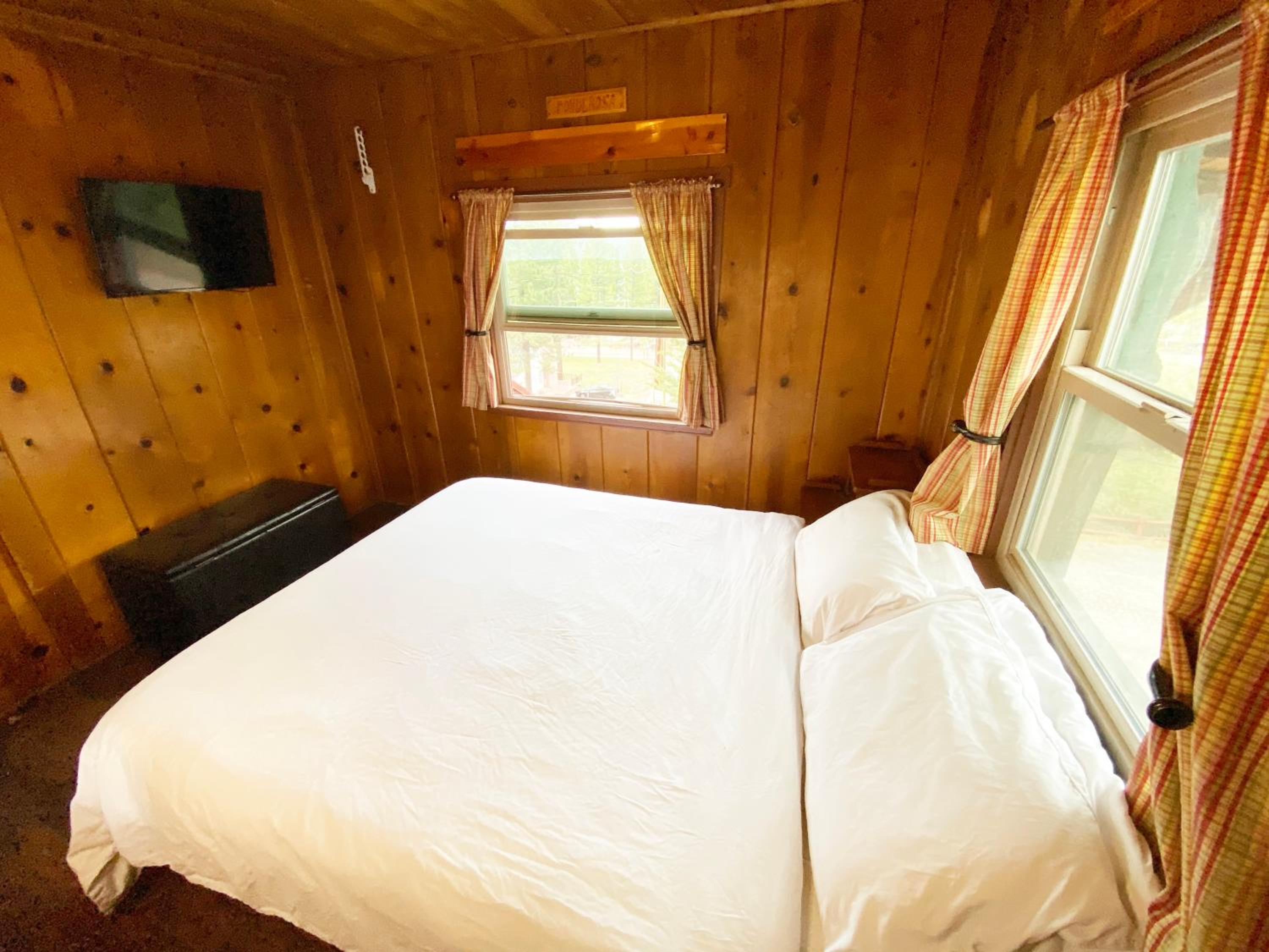 ITH Big Bear Lake Hostel & Lodge