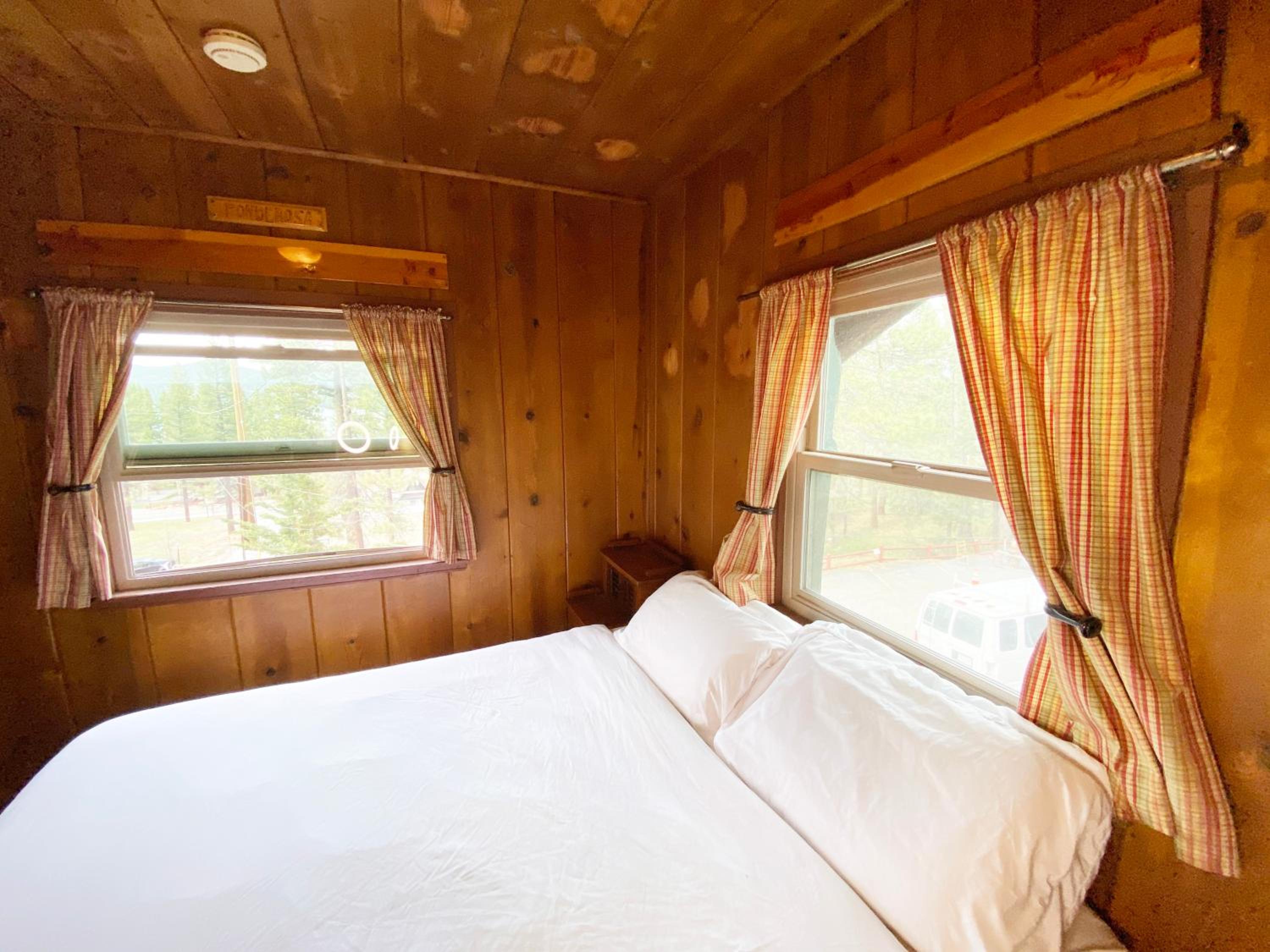 ITH Big Bear Lake Hostel & Lodge