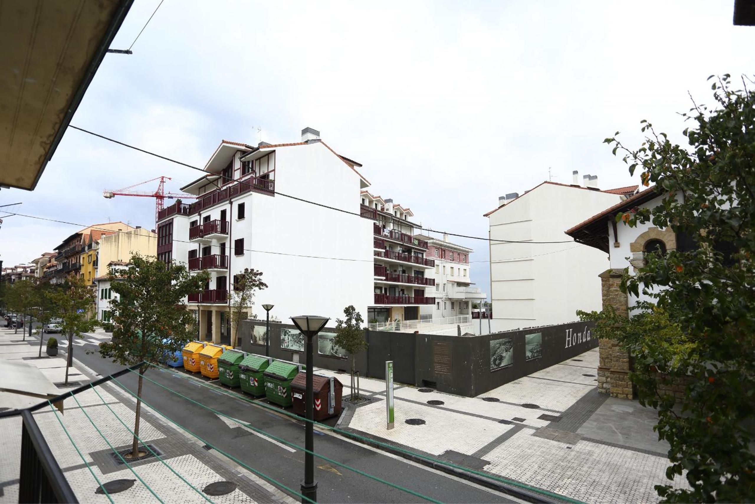 Martintxo by Smiling Rentals view 2