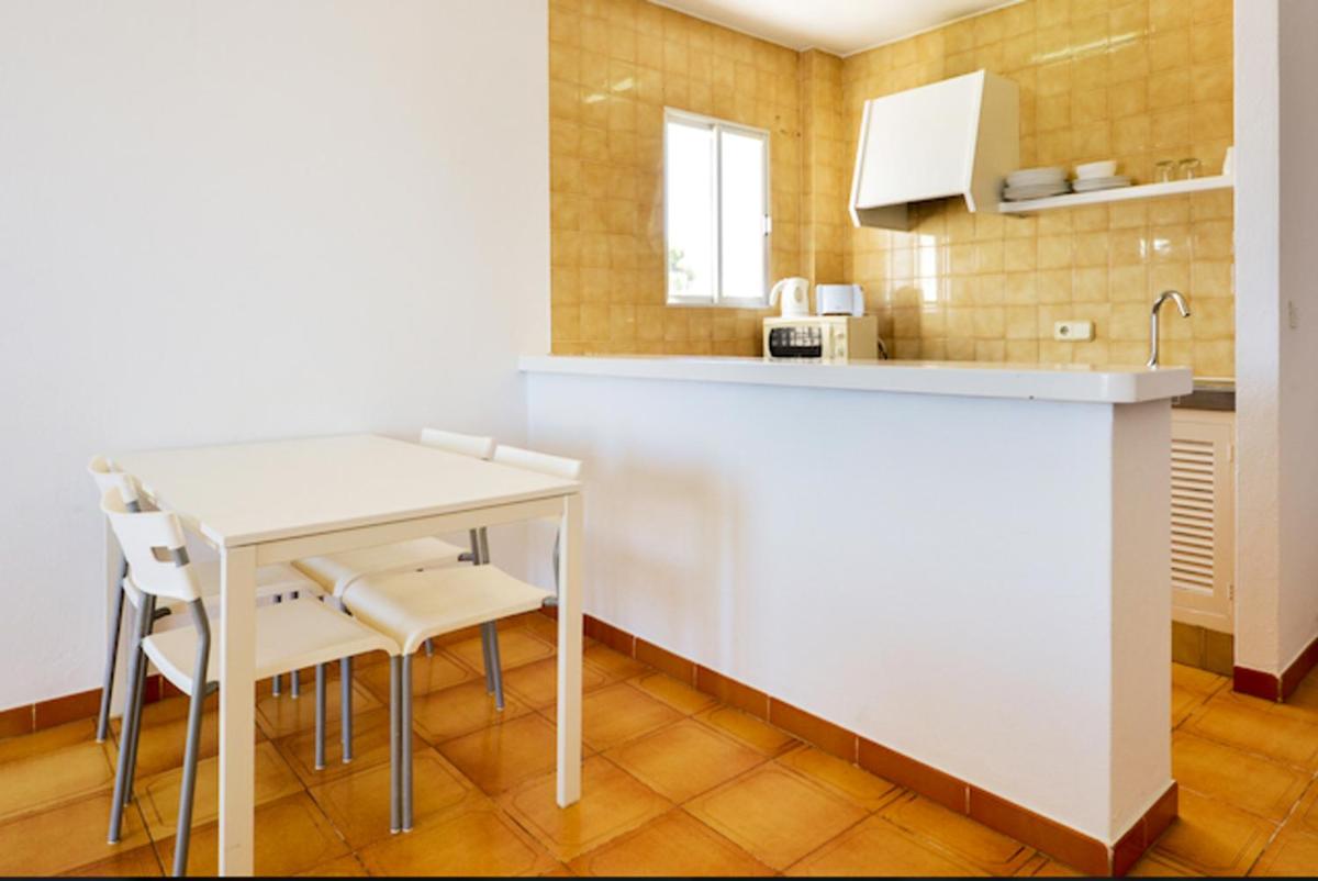 One bedroom appartement with sea view shared pool and furnished balcony at Sant Josep de sa Talaia photo 2