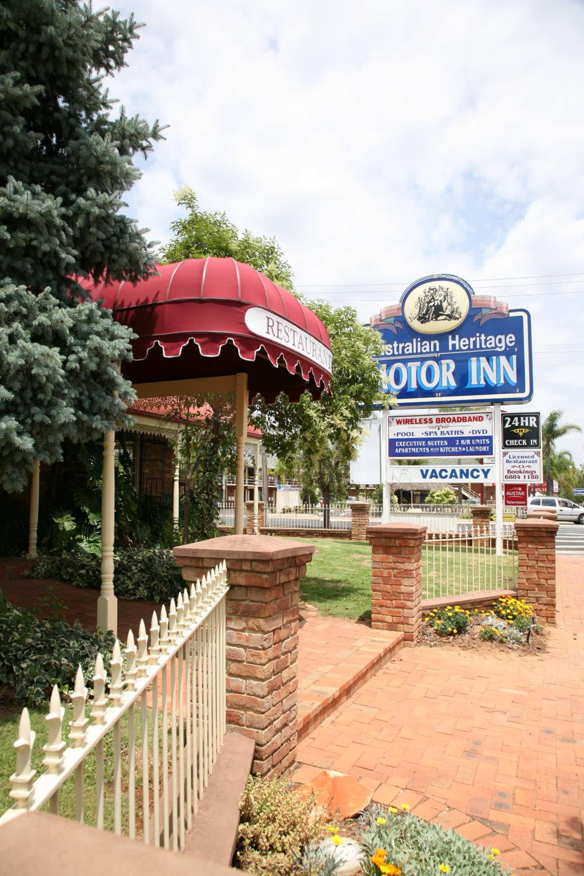 Australian Heritage Motor Inn
