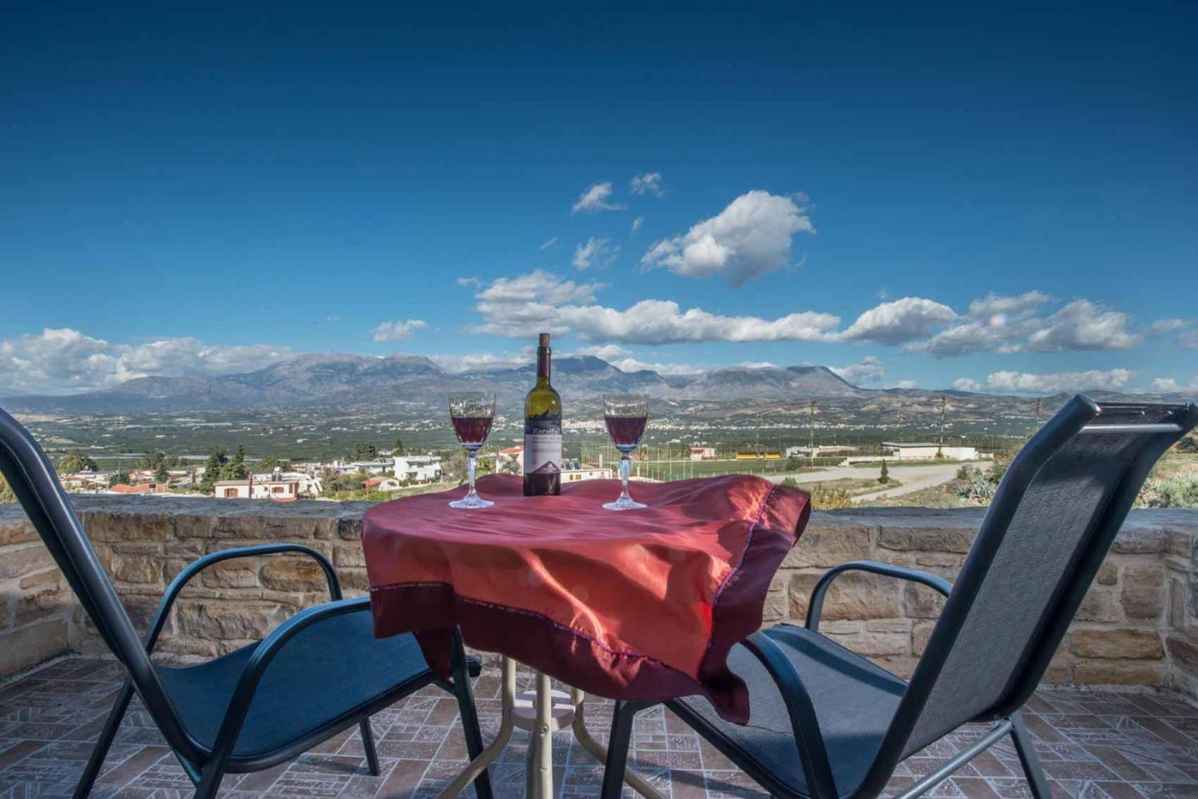 Villa Gogo offers privacy and pool view 3