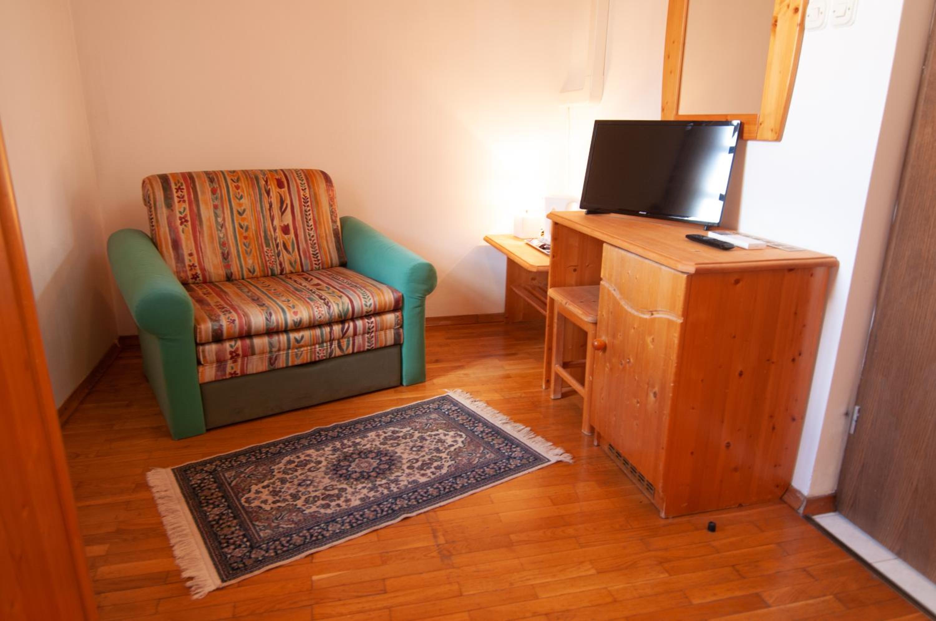 Photo 43