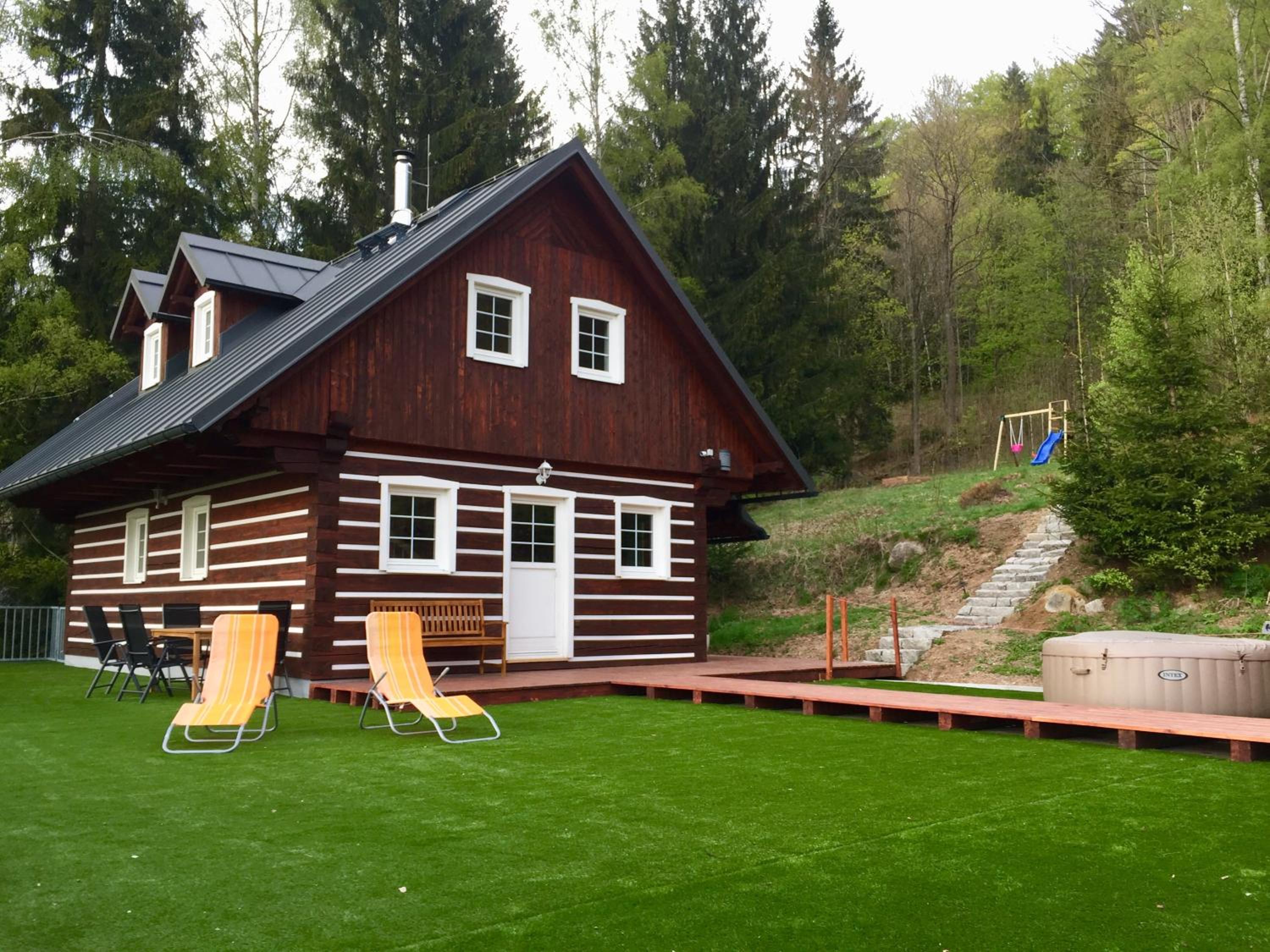 Roubenka Ella view 2