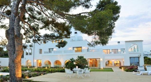 Villa Brisa del Mar Seafront villa located in the Garraf National Park 30 minutes from Barcelona view 4