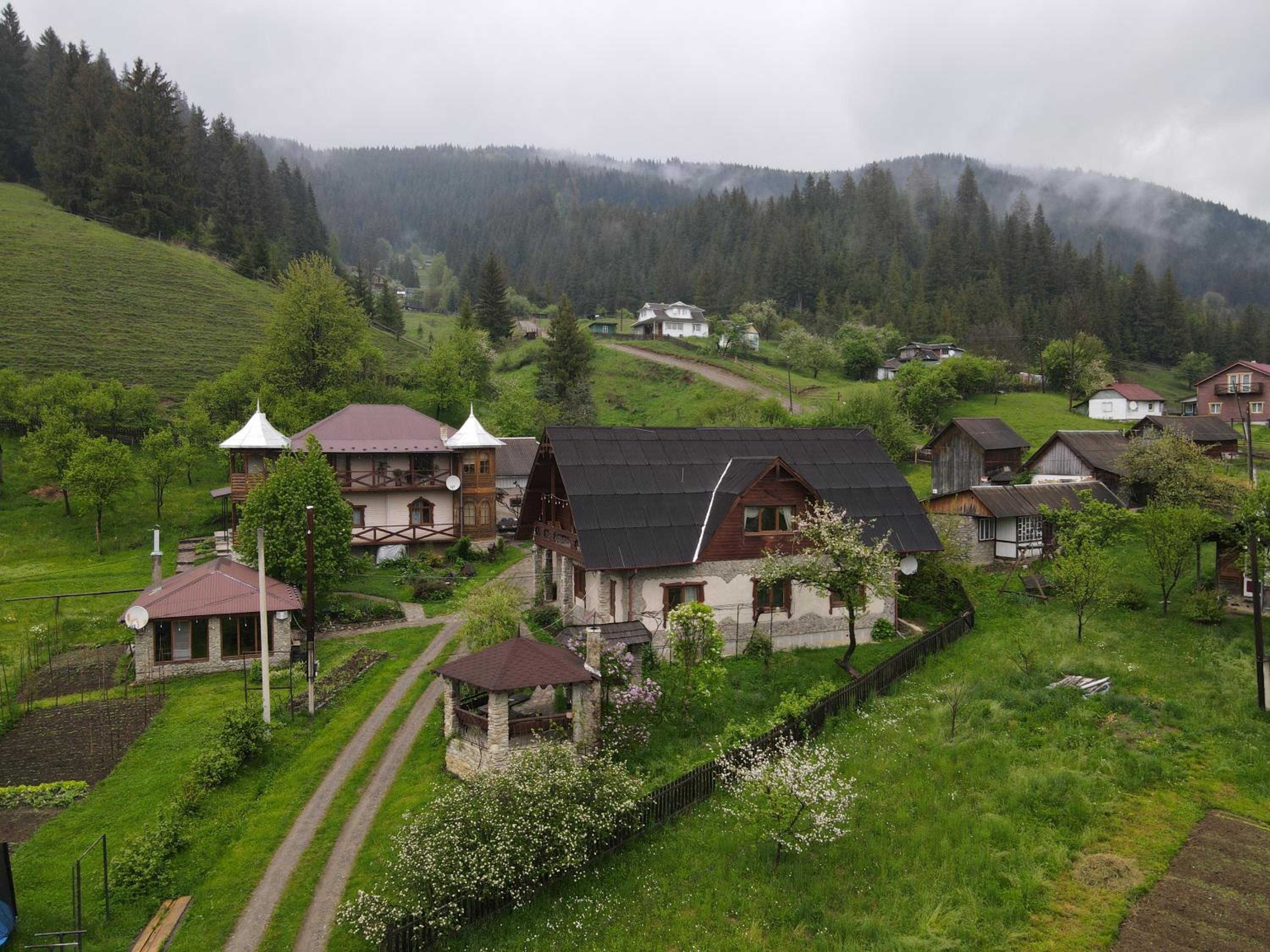 Sadyba Lileya view 3