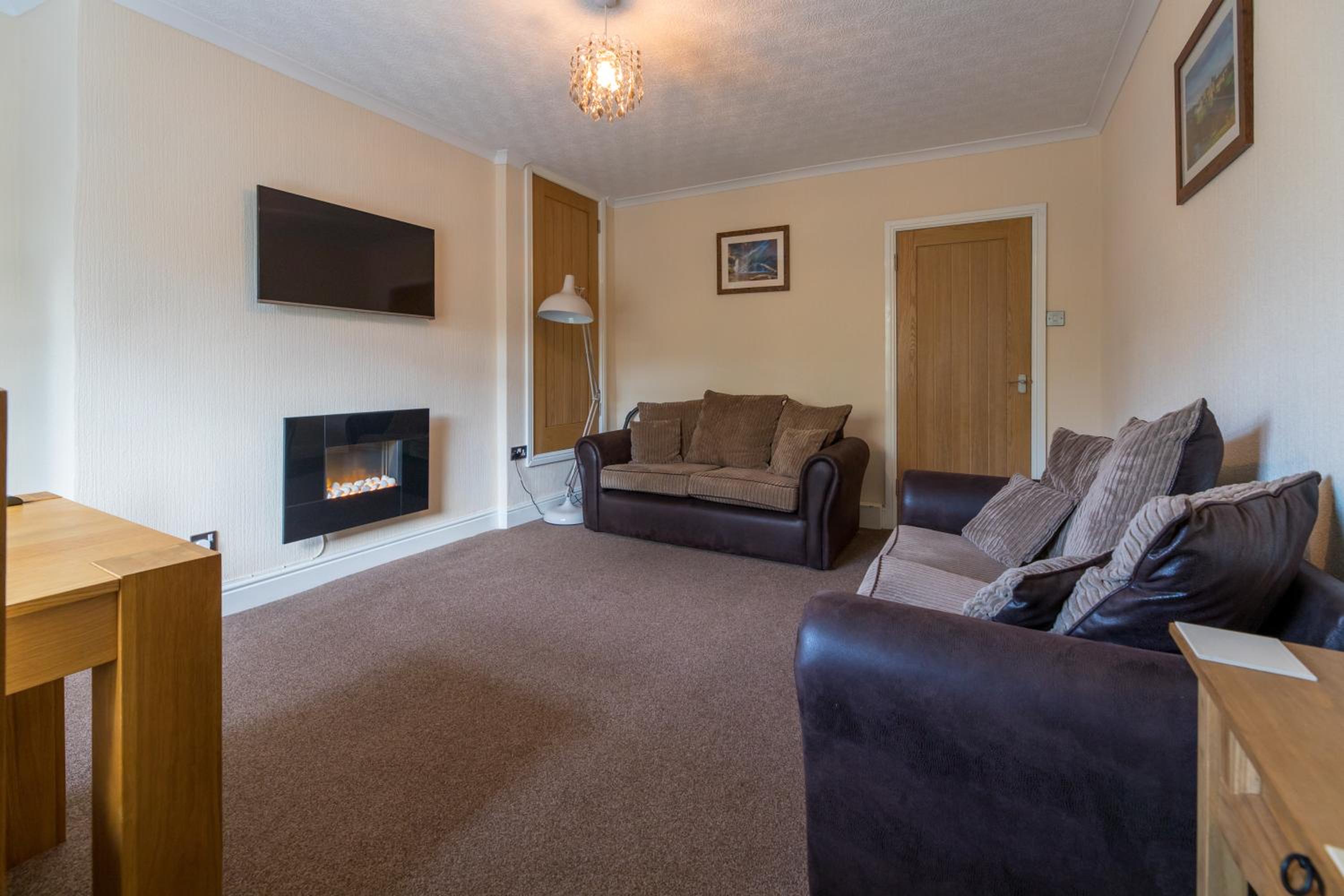 Host & Stay - Tulip Cottage view 2