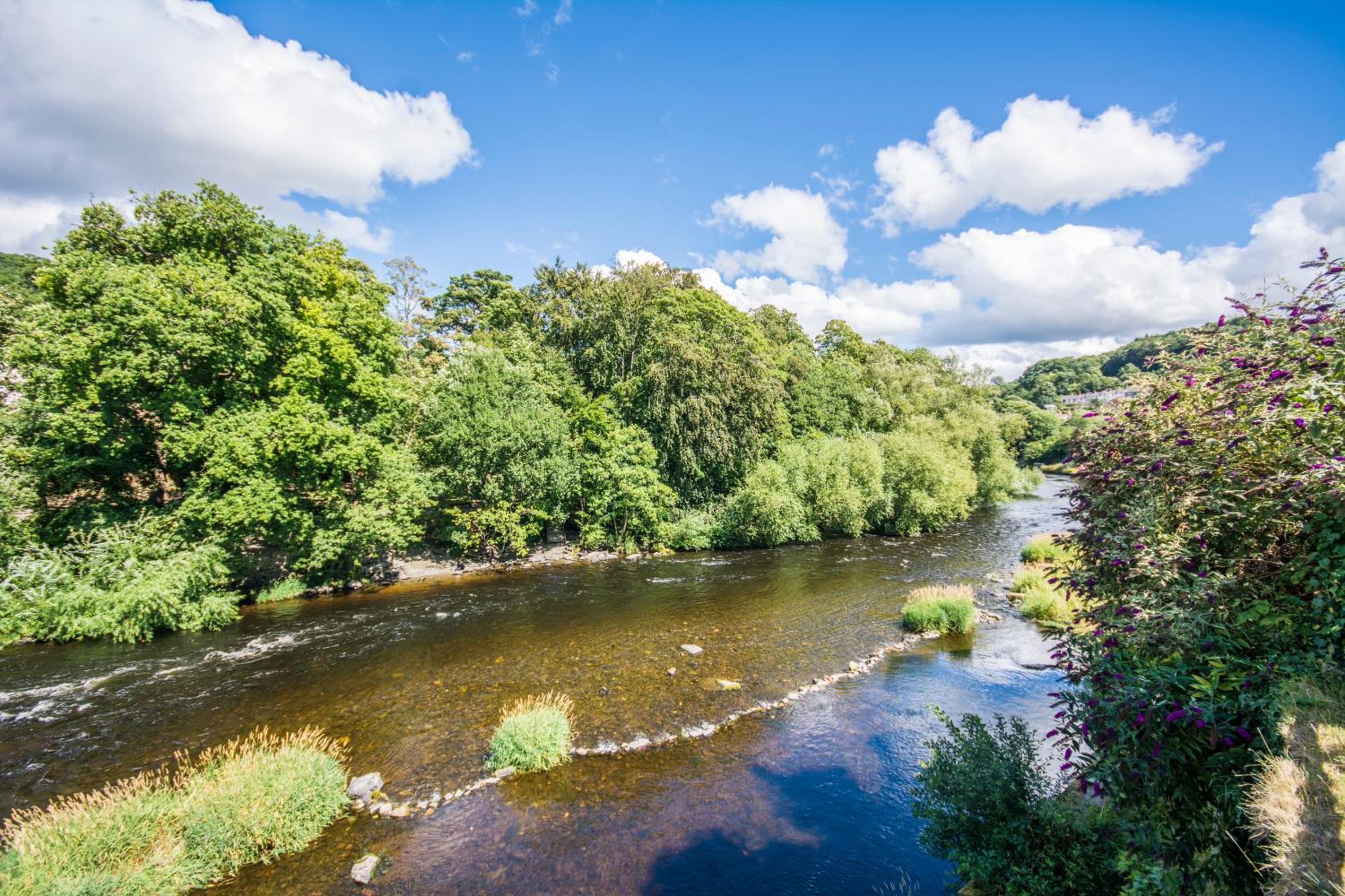 Self Catering Accommodation, Cornerstones, 16th Century Luxury House overlooking the River