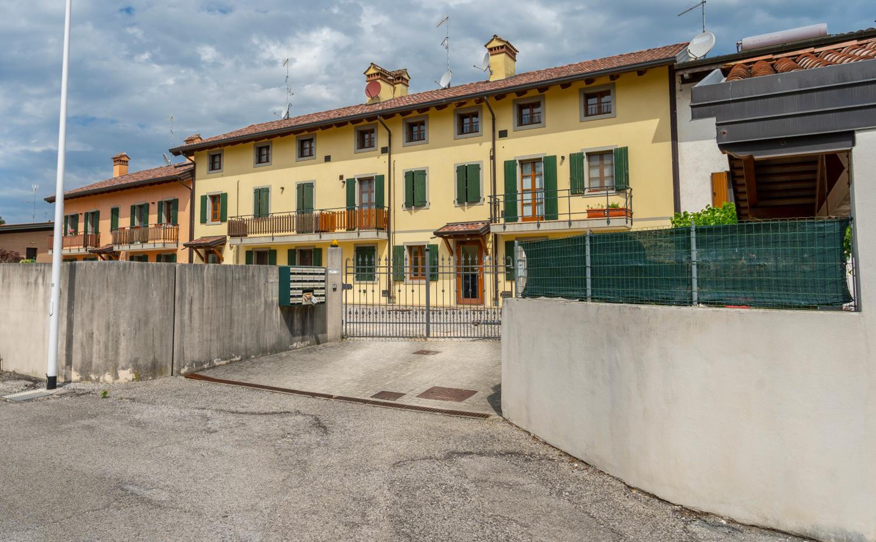 GuestHost - LEISURE & BUSINESS - Tempo libero & Business