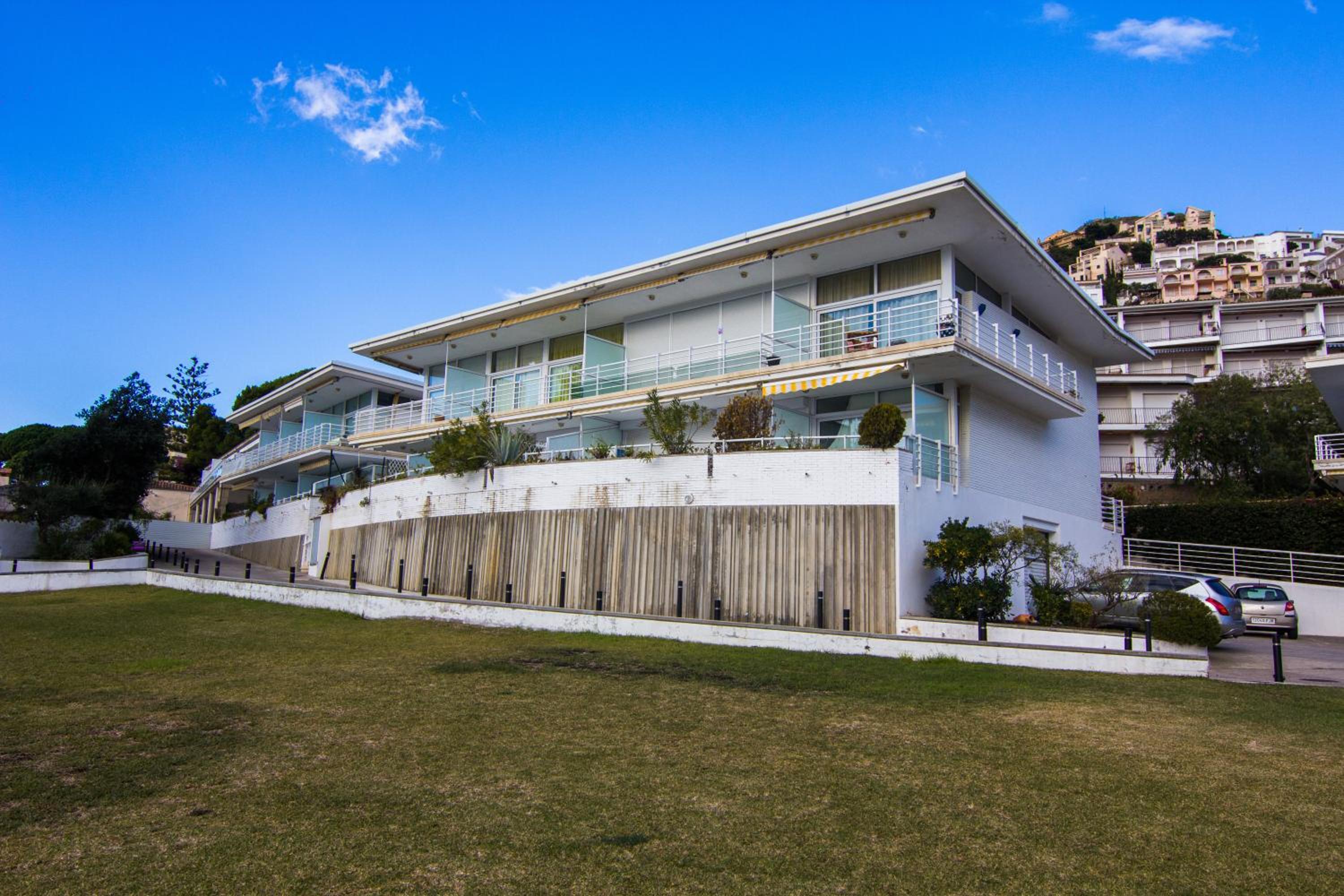 Agi Residencial Almadraba