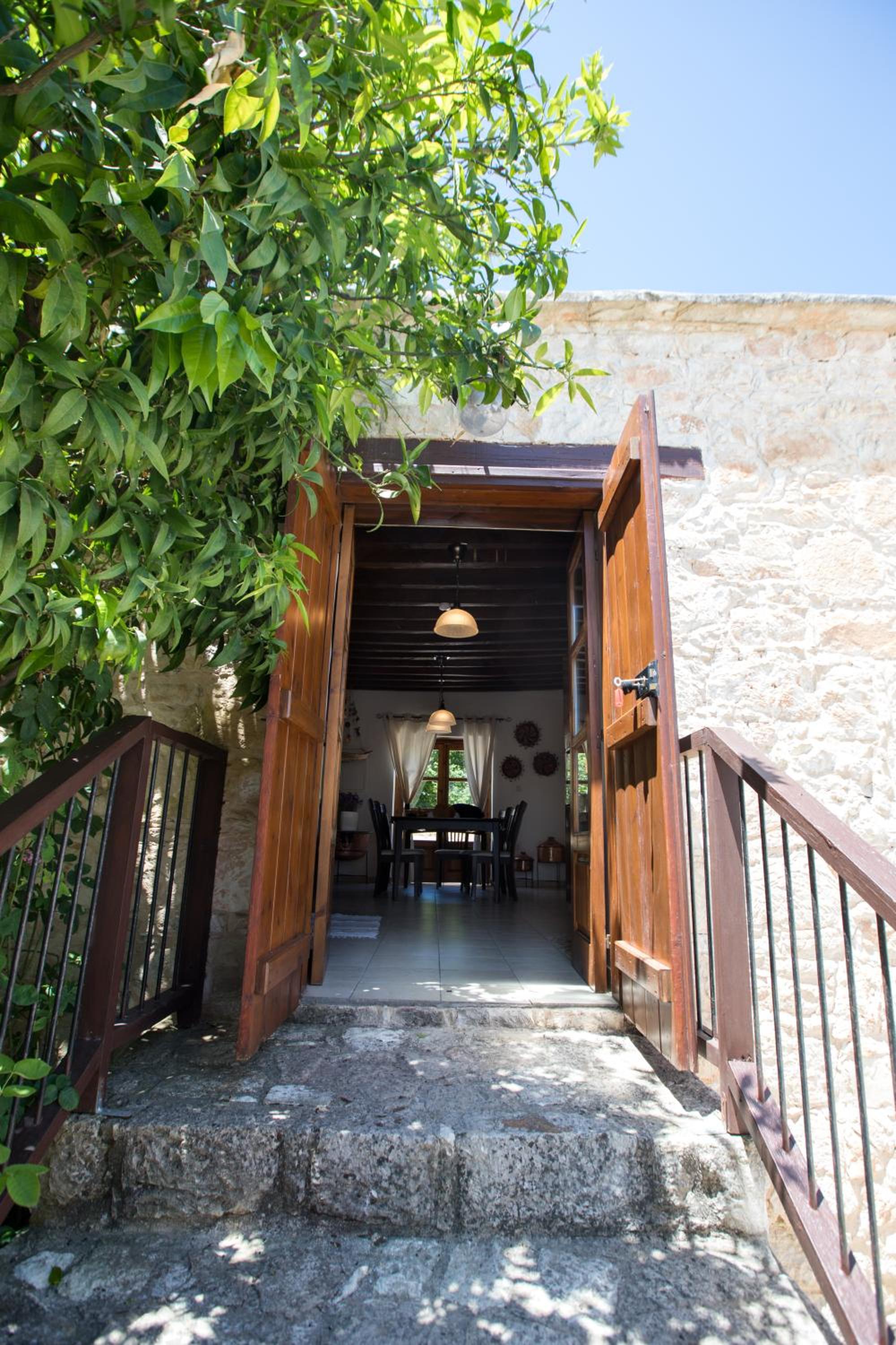 DROUSHIA CORNER HOUSE