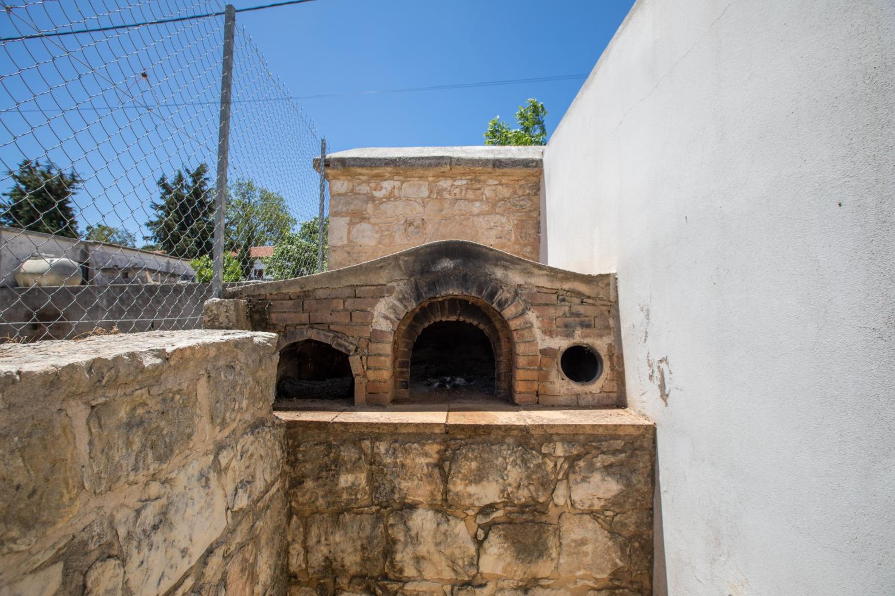 DROUSHIA CORNER HOUSE