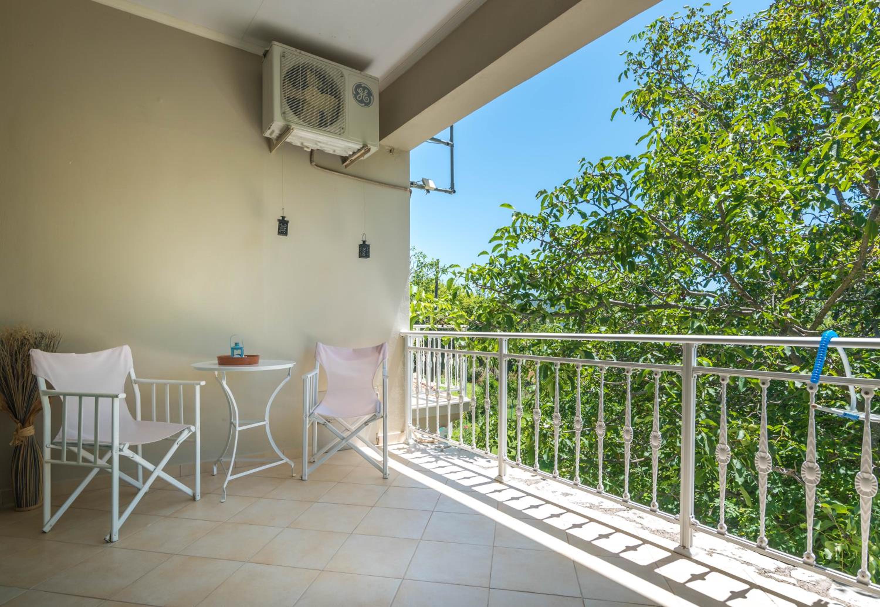 Avelia Blue view 5