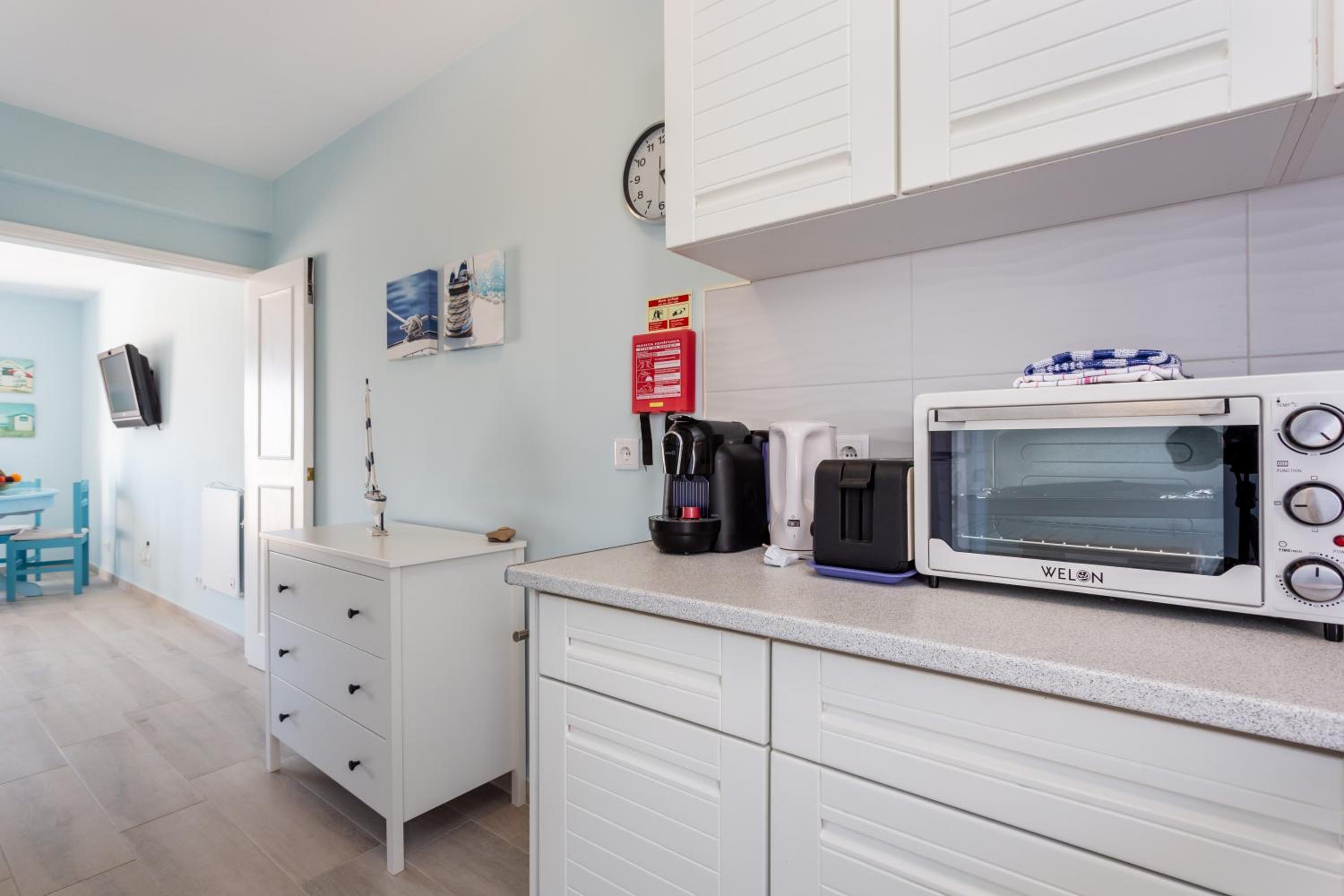 Mariners (3) - Bright and stylish apartment - 2 minute walk to the beach view 5