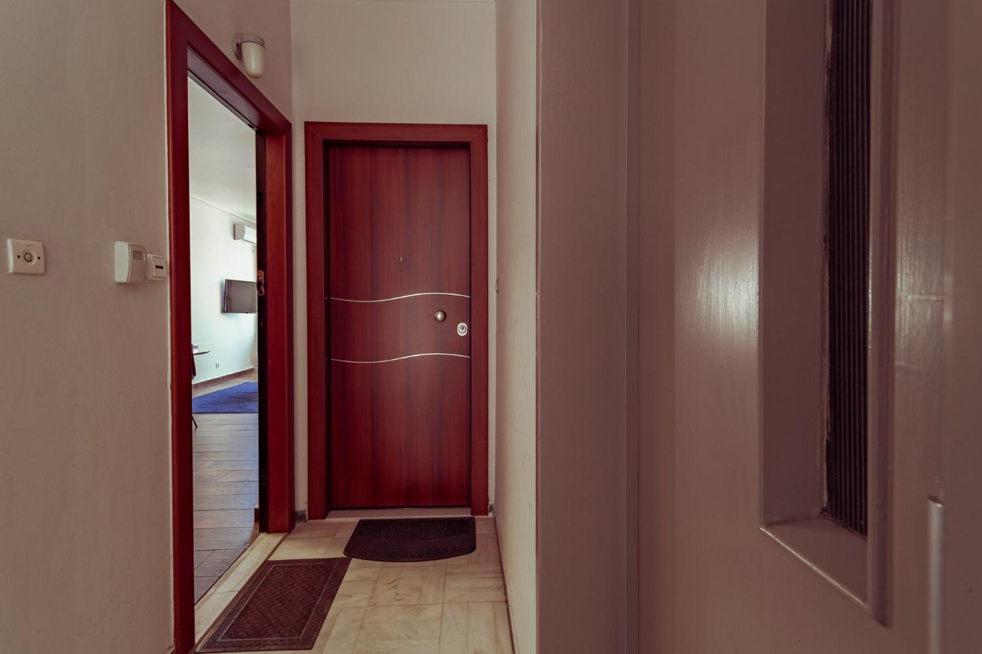 Acropolis Comfy Home in the Heart of Athens for 4 by Filos Inc