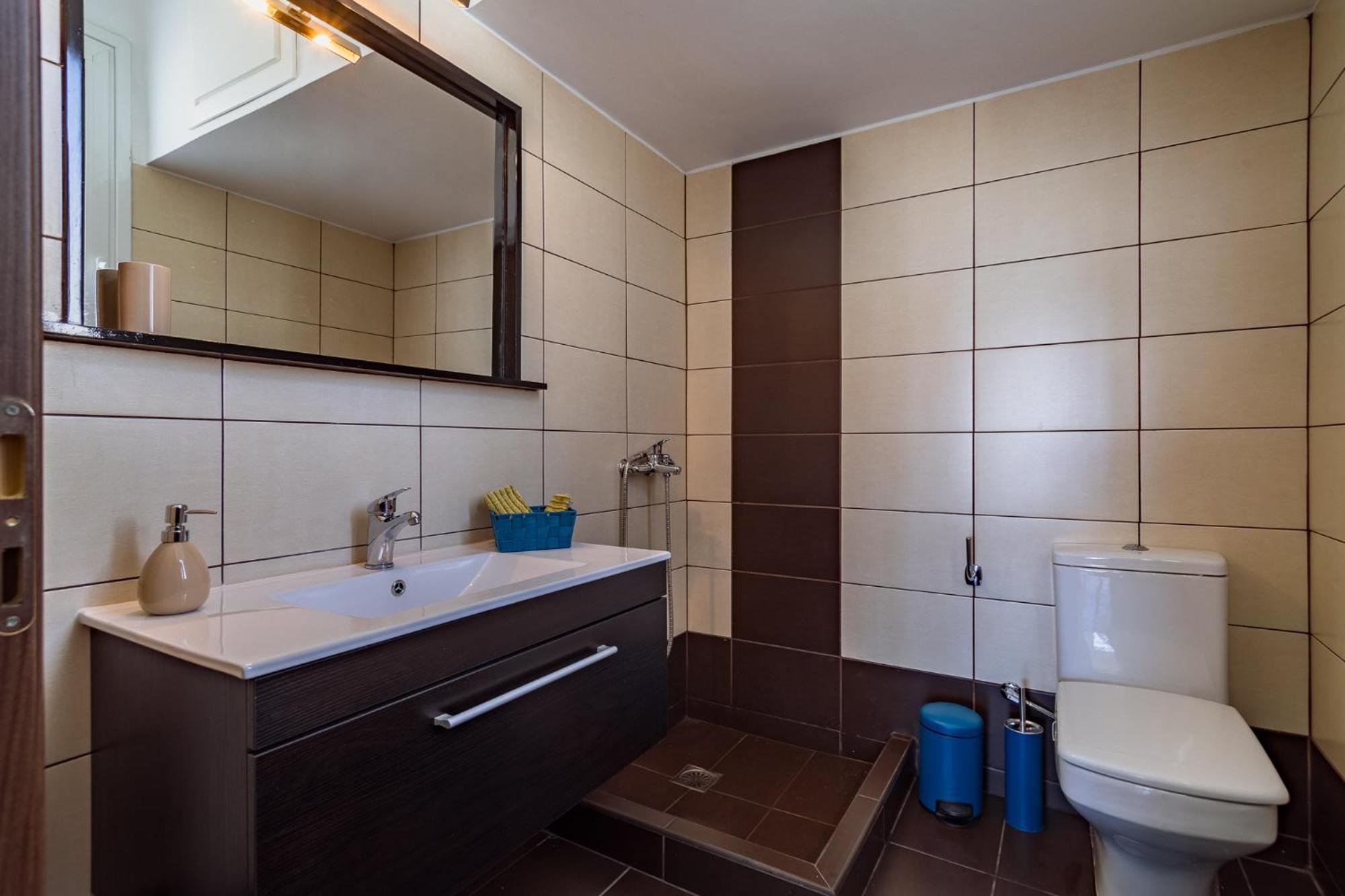 Acropolis Comfy Home in the Heart of Athens for 4 by Filos Inc