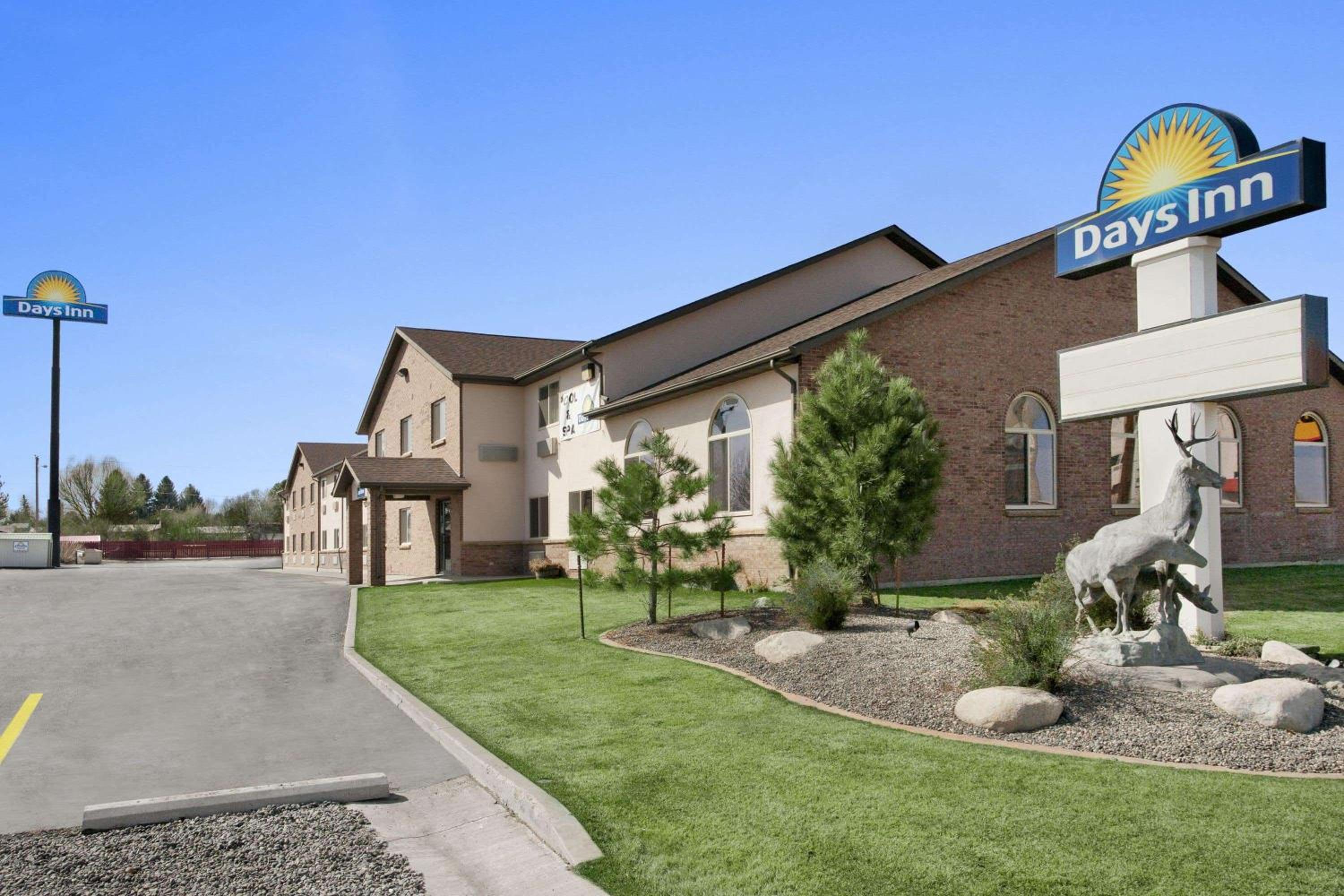 Sheridan Vacations - Days Inn by Wyndham Sheridan - Property Image 1