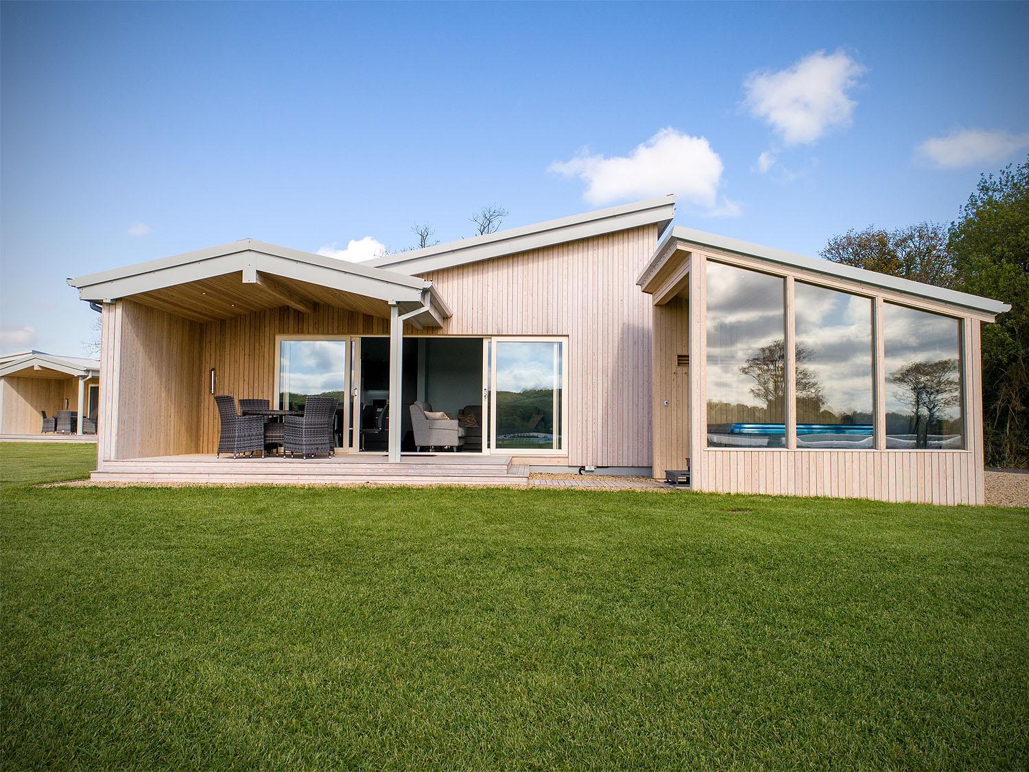 Hotel Executive Lakeside Lodge At Mullans Bay