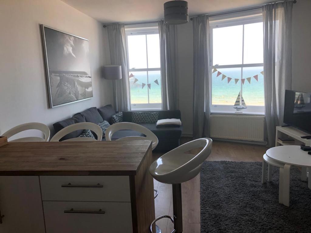 CROMER FLAT ABDUL view 3