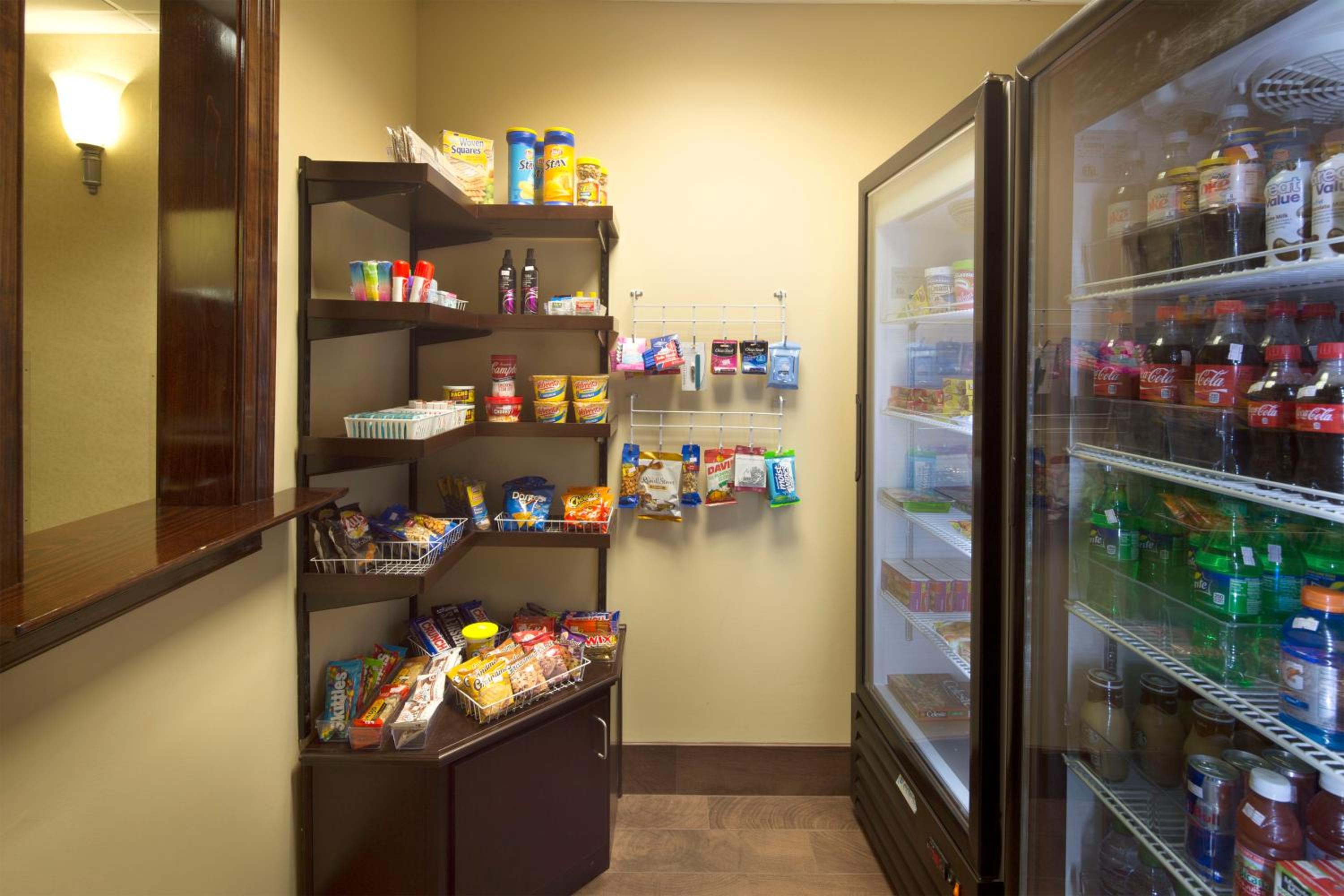 Gadsden Vacations - Holiday Inn Express Hotel  Suites- Gadsden, an IHG Hotel - Property Image 12