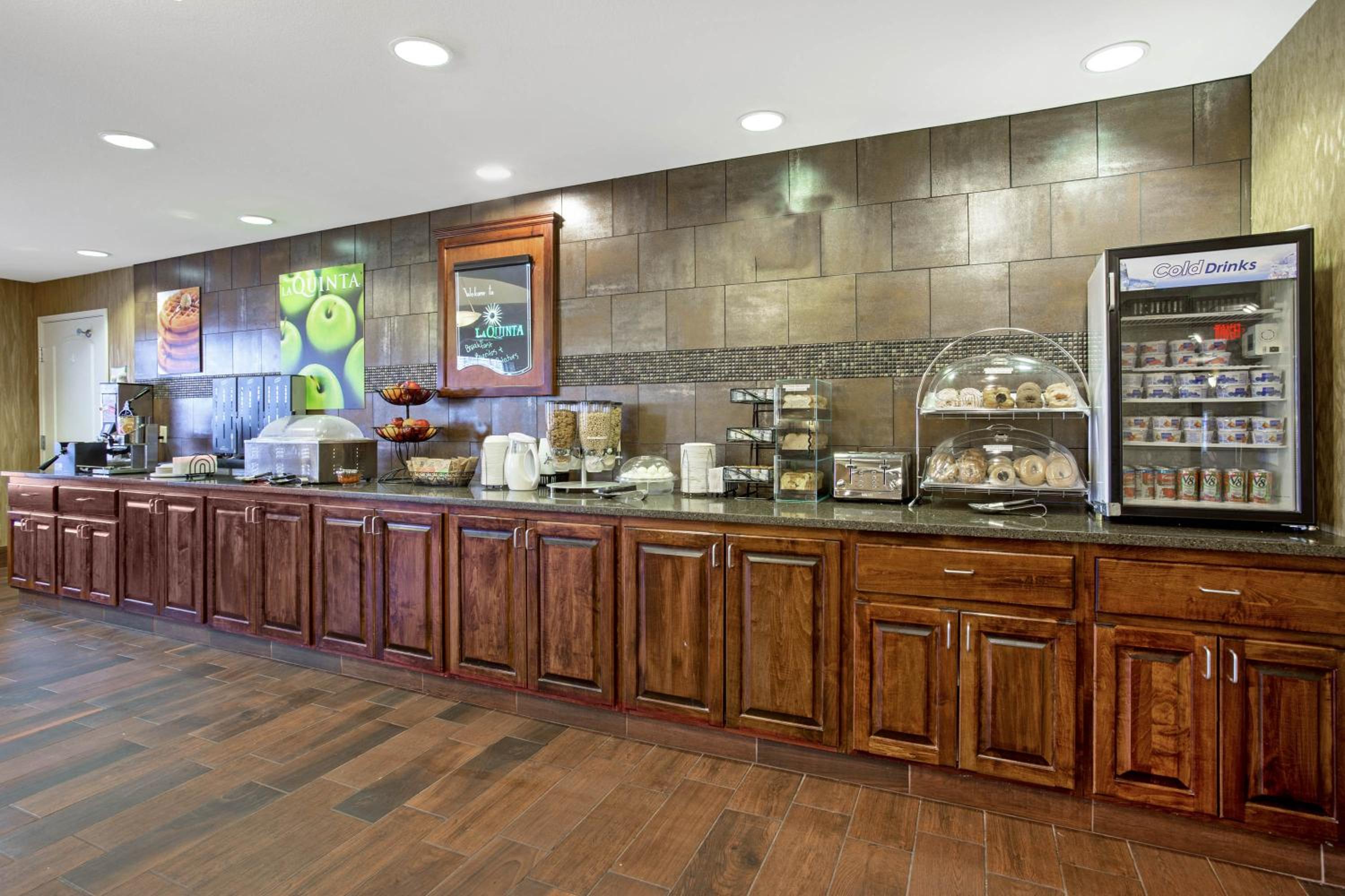 Dickinson Vacations - La Quinta by Wyndham Dickinson - Property Image 24