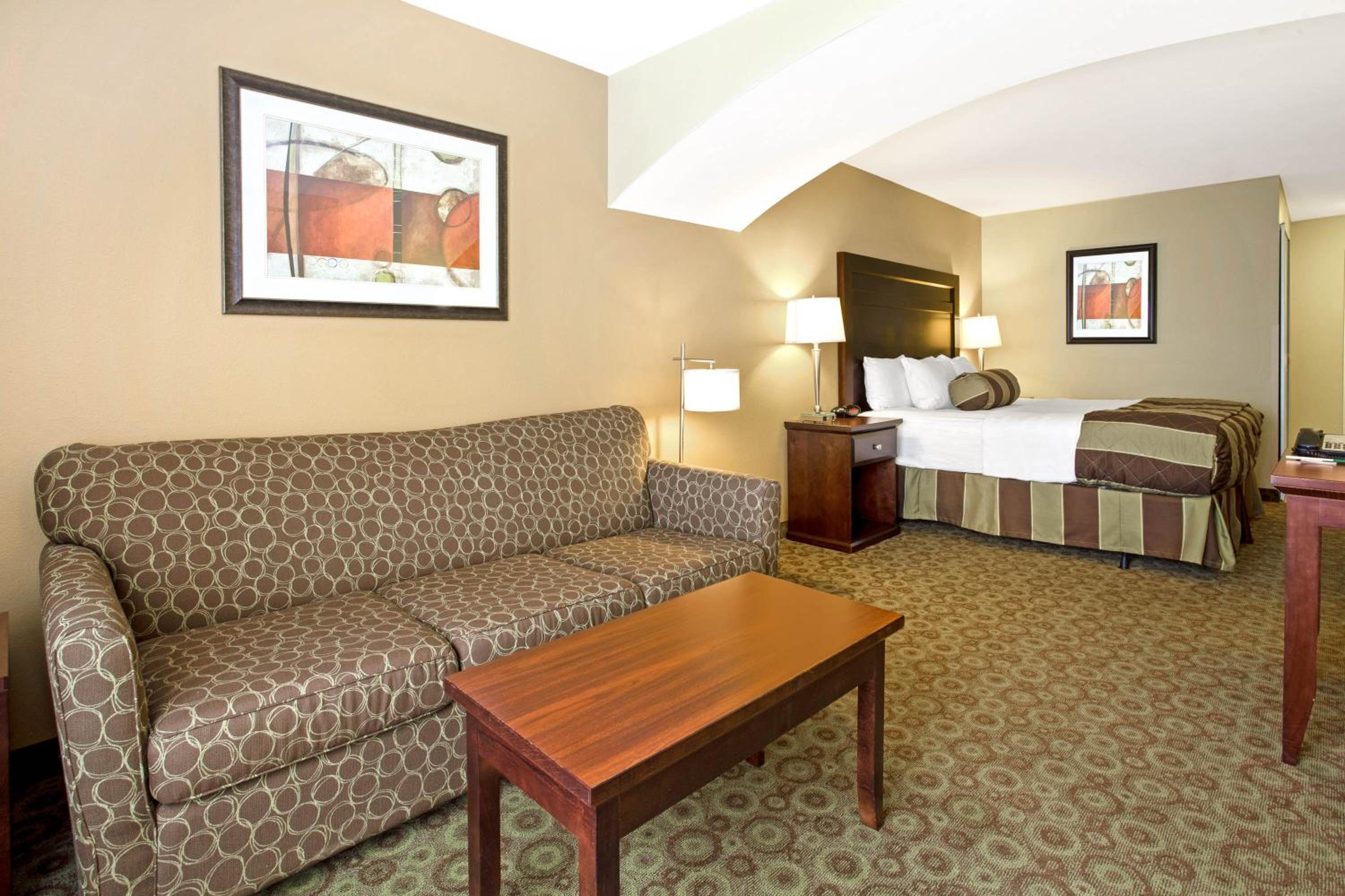 Dickinson Vacations - La Quinta by Wyndham Dickinson - Property Image 20