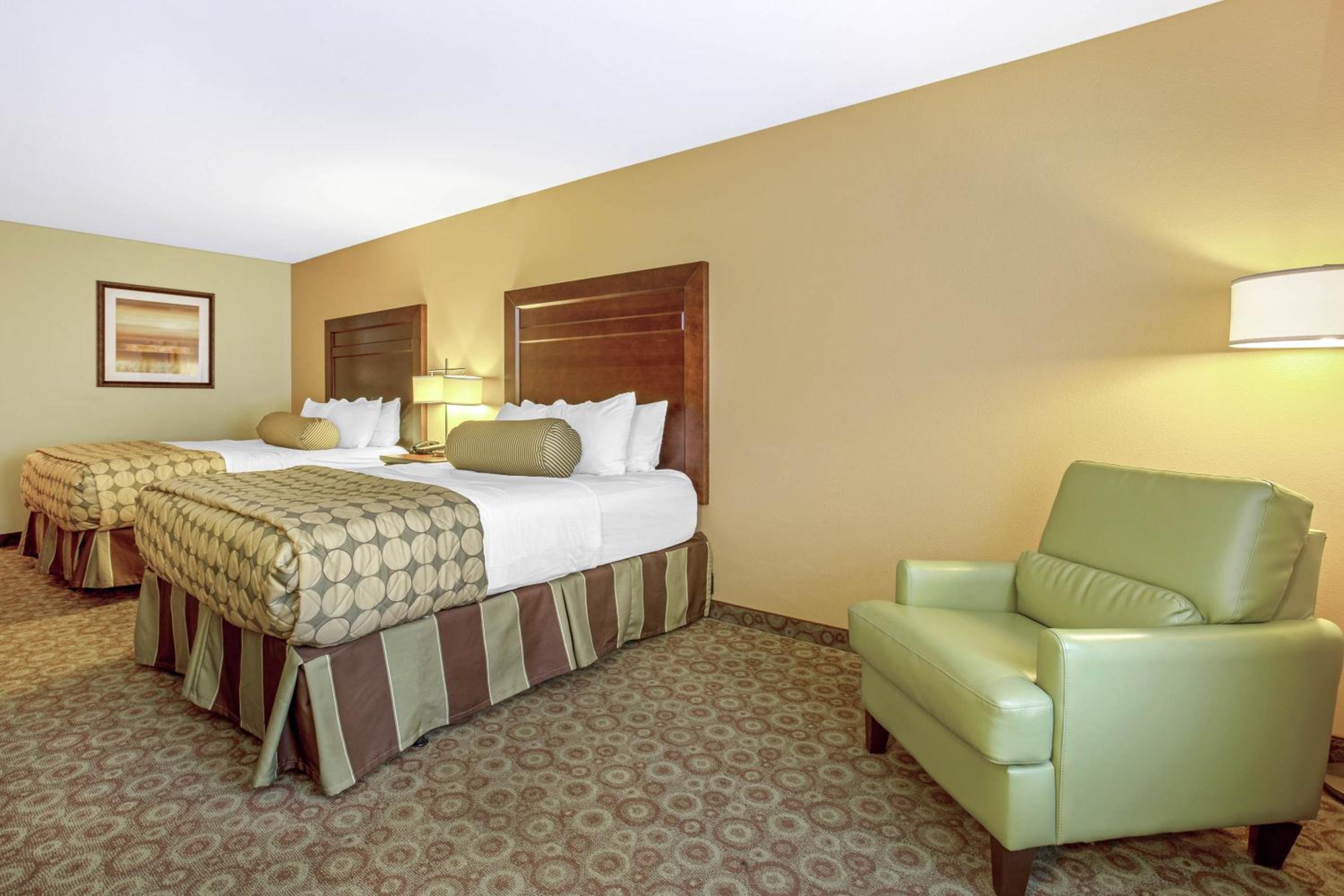 Dickinson Vacations - La Quinta by Wyndham Dickinson - Property Image 18