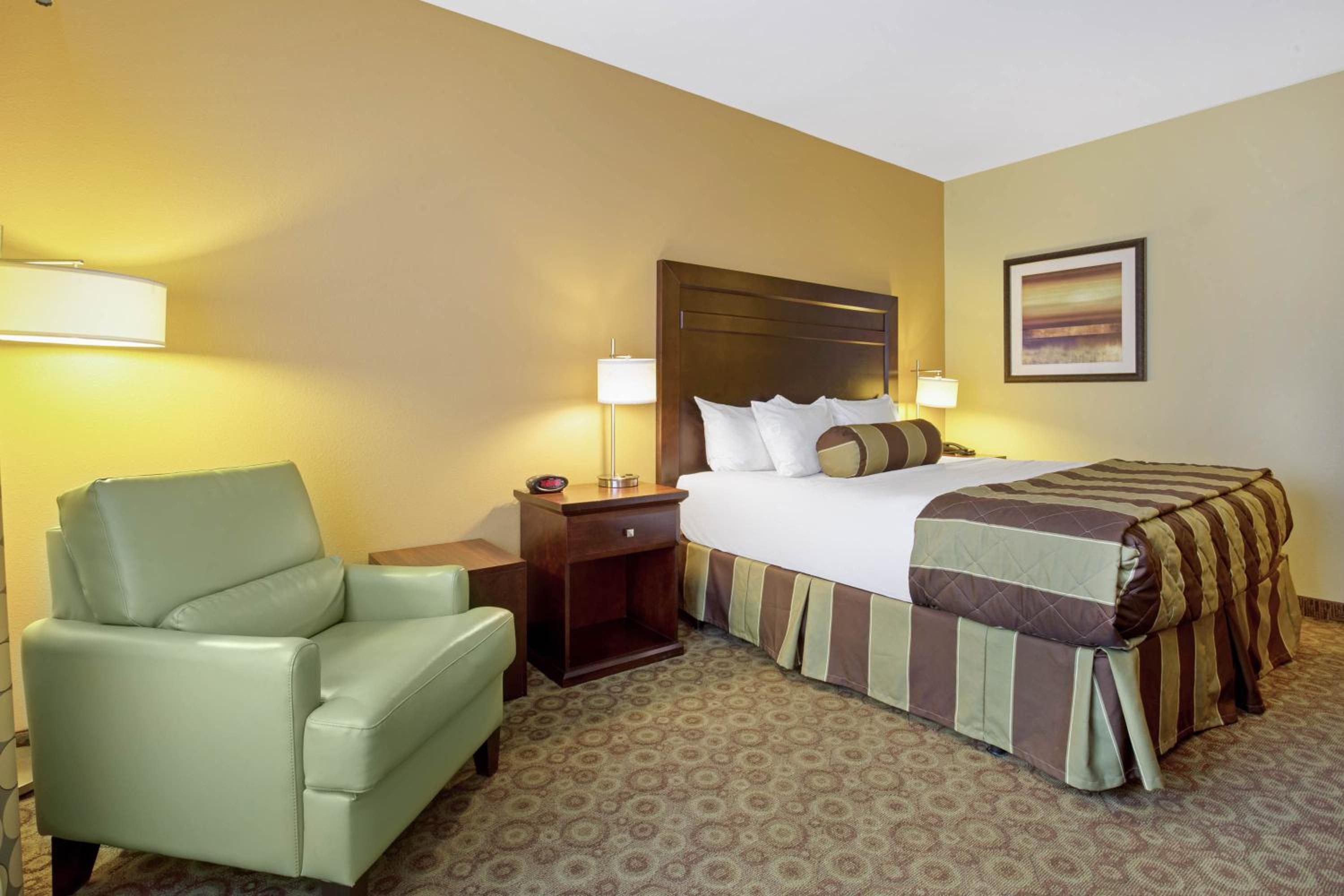 Dickinson Vacations - La Quinta by Wyndham Dickinson - Property Image 48