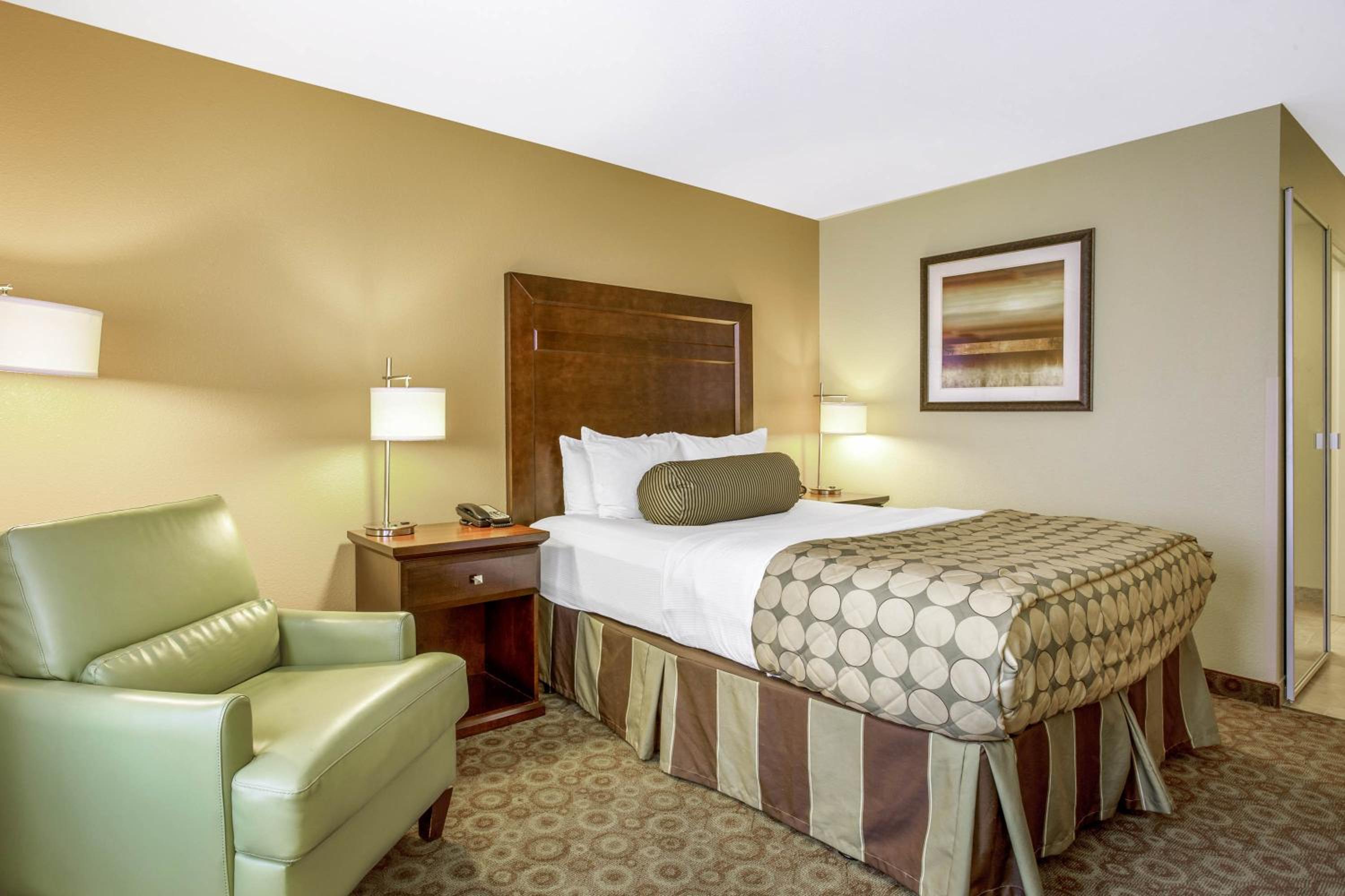 Dickinson Vacations - La Quinta by Wyndham Dickinson - Property Image 46