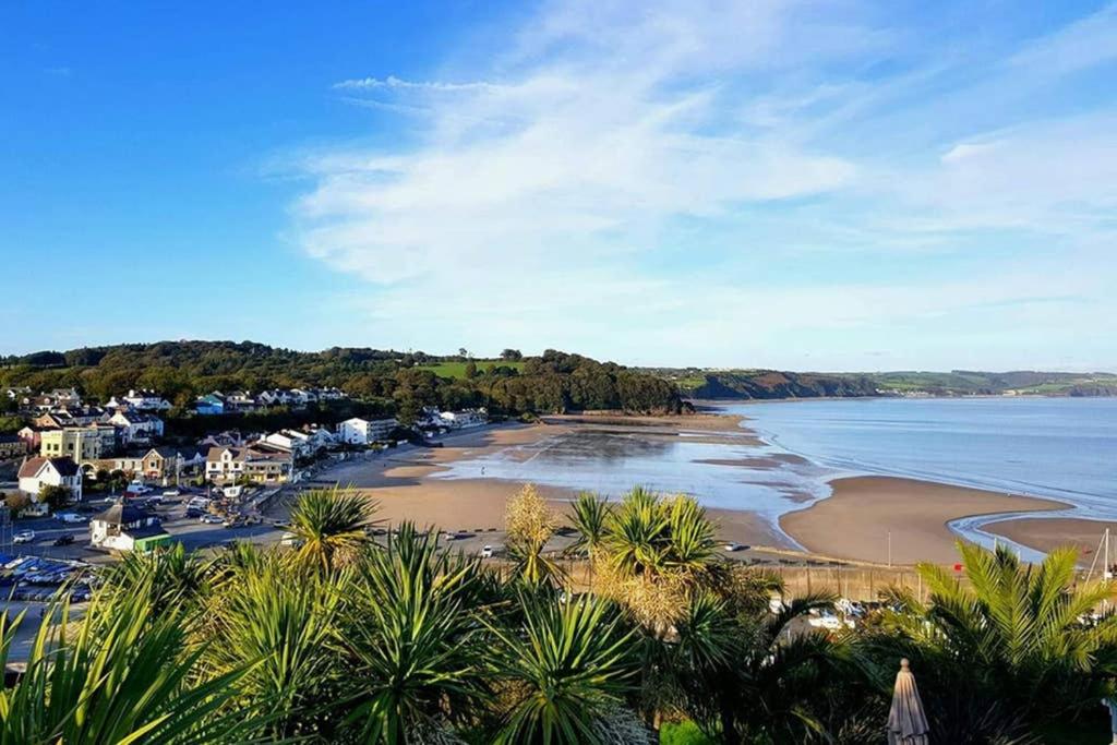 Beautiful apartment with private pool near Tenby