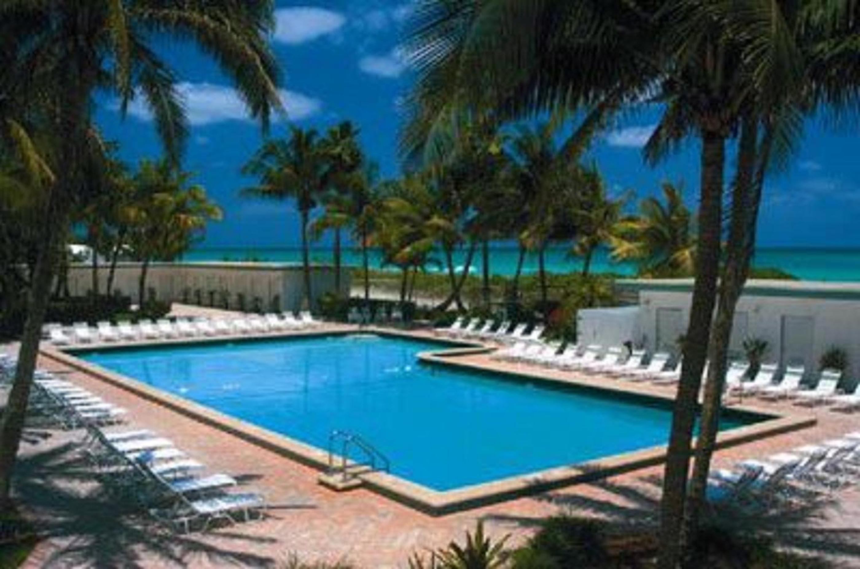 Ocean Front Casablanca Studios with FULL KITCHENS & Beach access By BL Rentals
