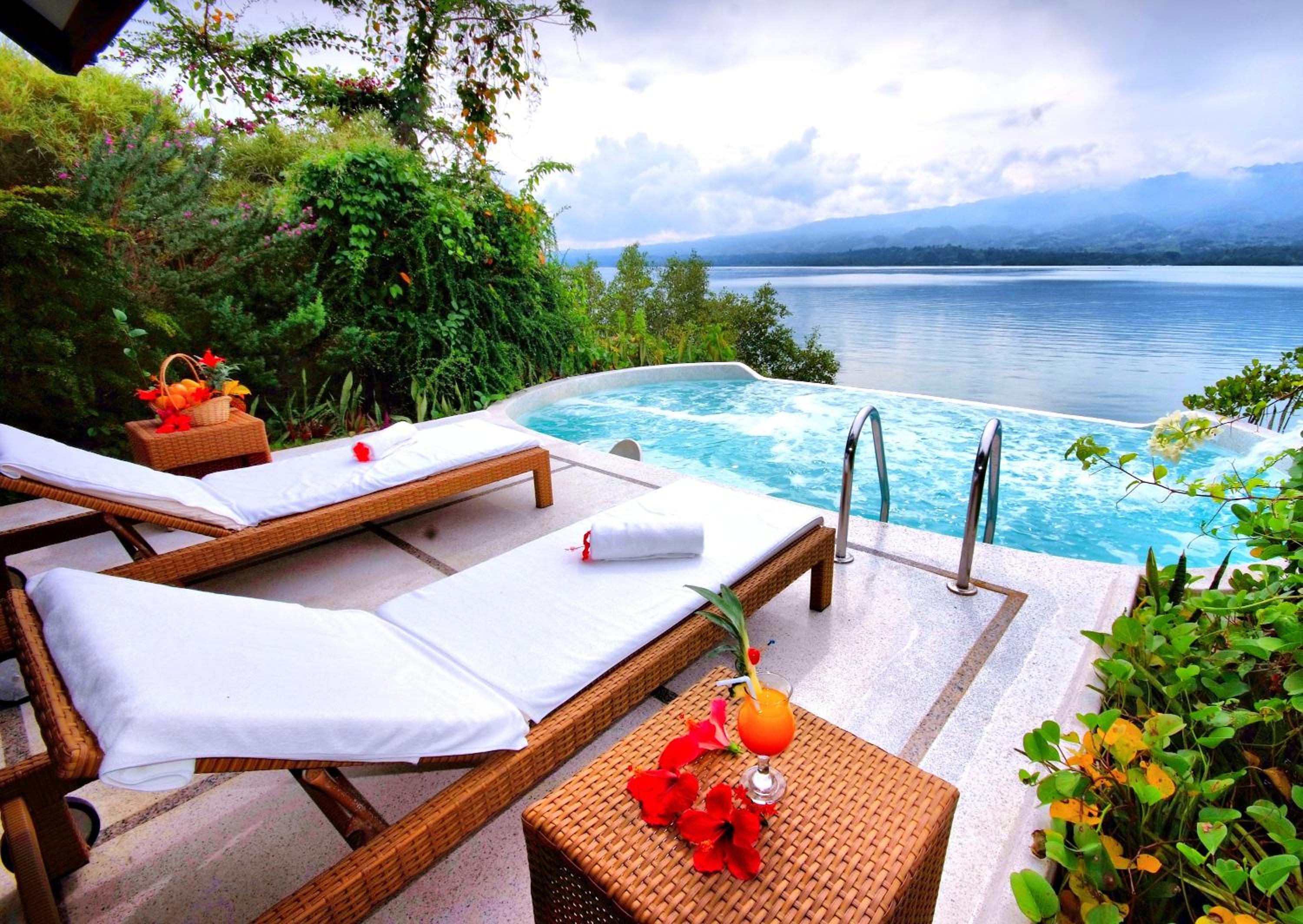 Badian Island Wellness Resort
