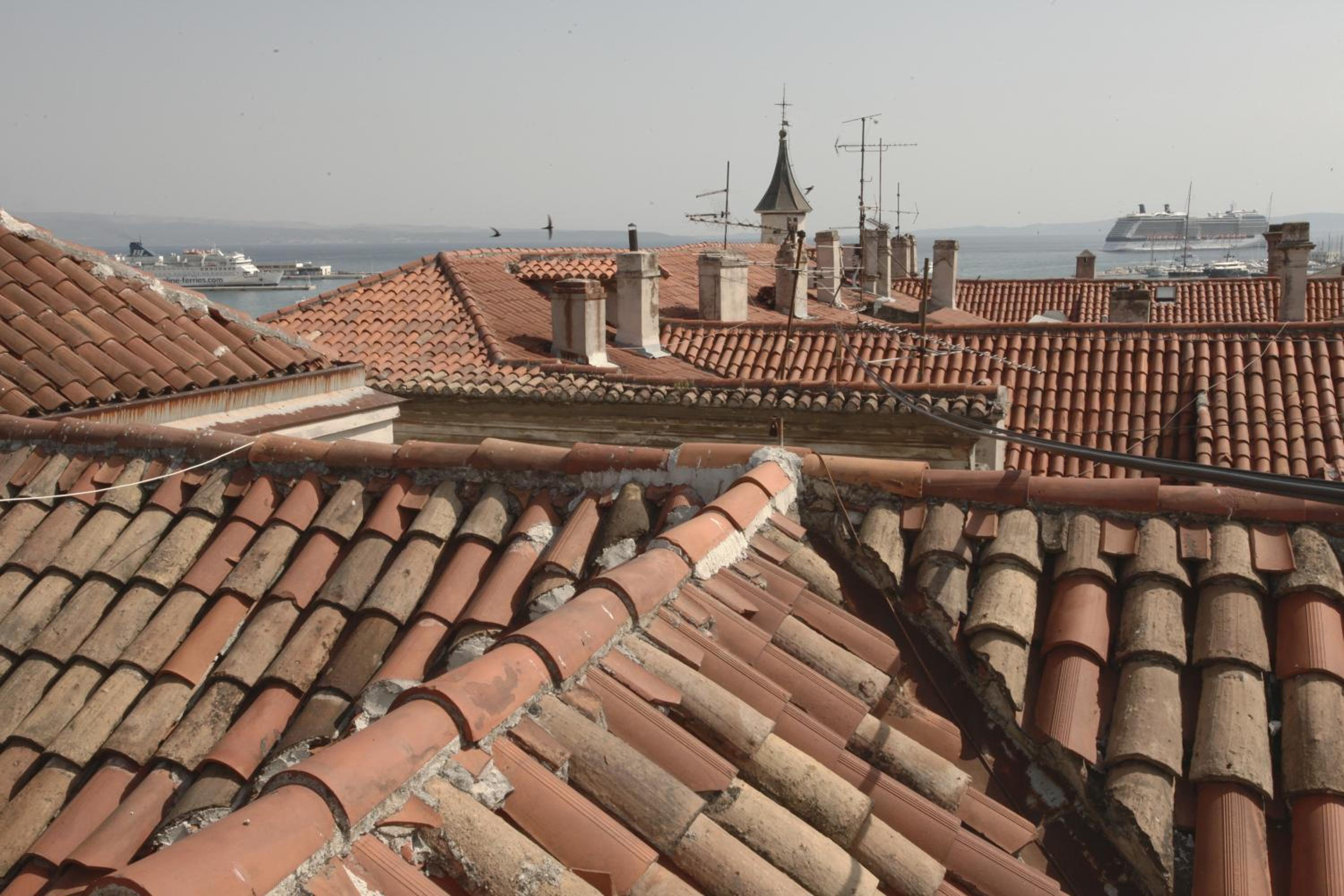 Riva Waterfront Apartments en Split — roof