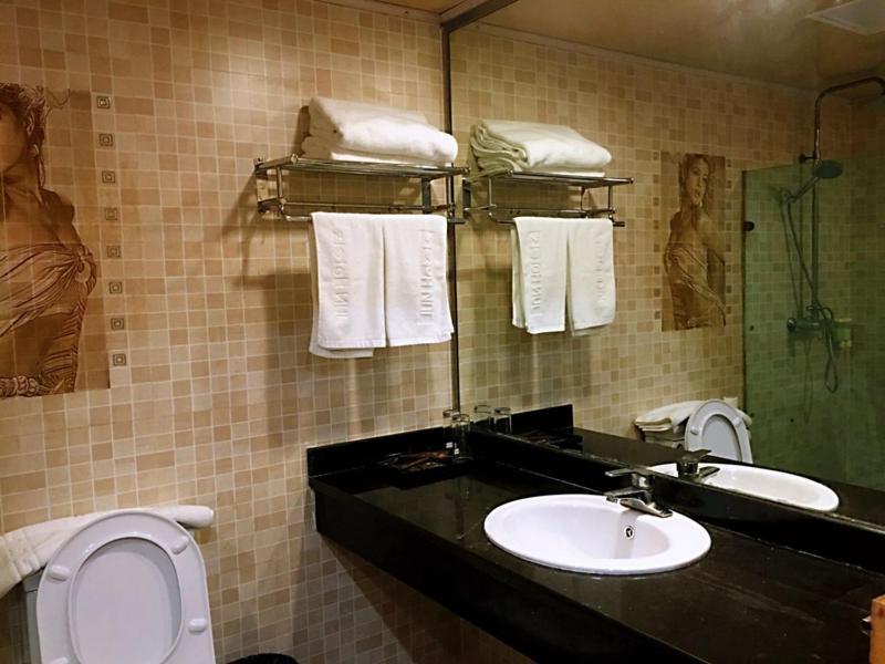 Photo 8